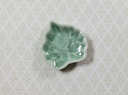 Dollhouse Leaf Shaped Ceramic Serving Platter Green 1:12 Scale Miniature