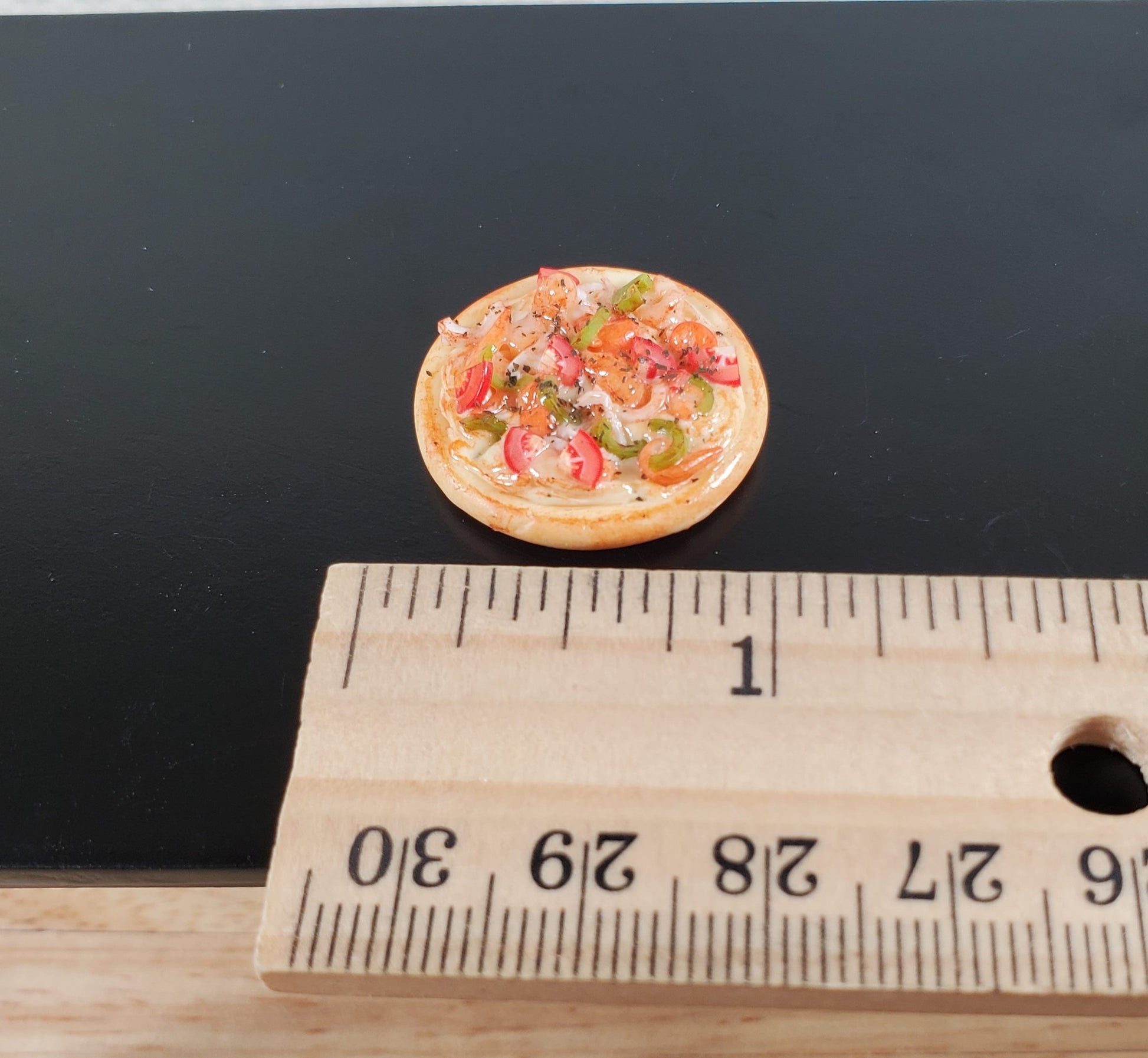 Dollhouse Veggie Pizza Round 1:12 Scale Miniature Food