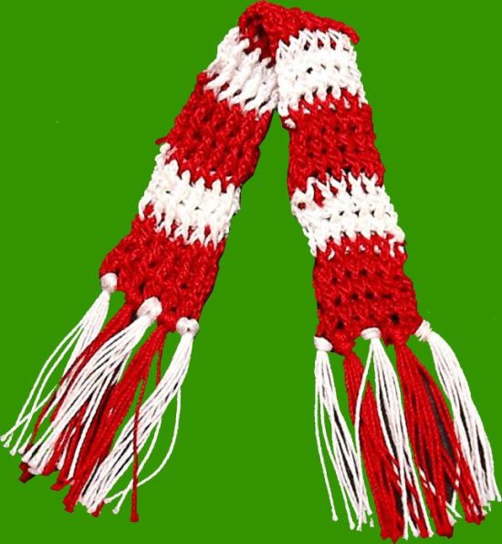 Dollhouse Handknitted Scarf Red and White 1:12 Scale Miniature
