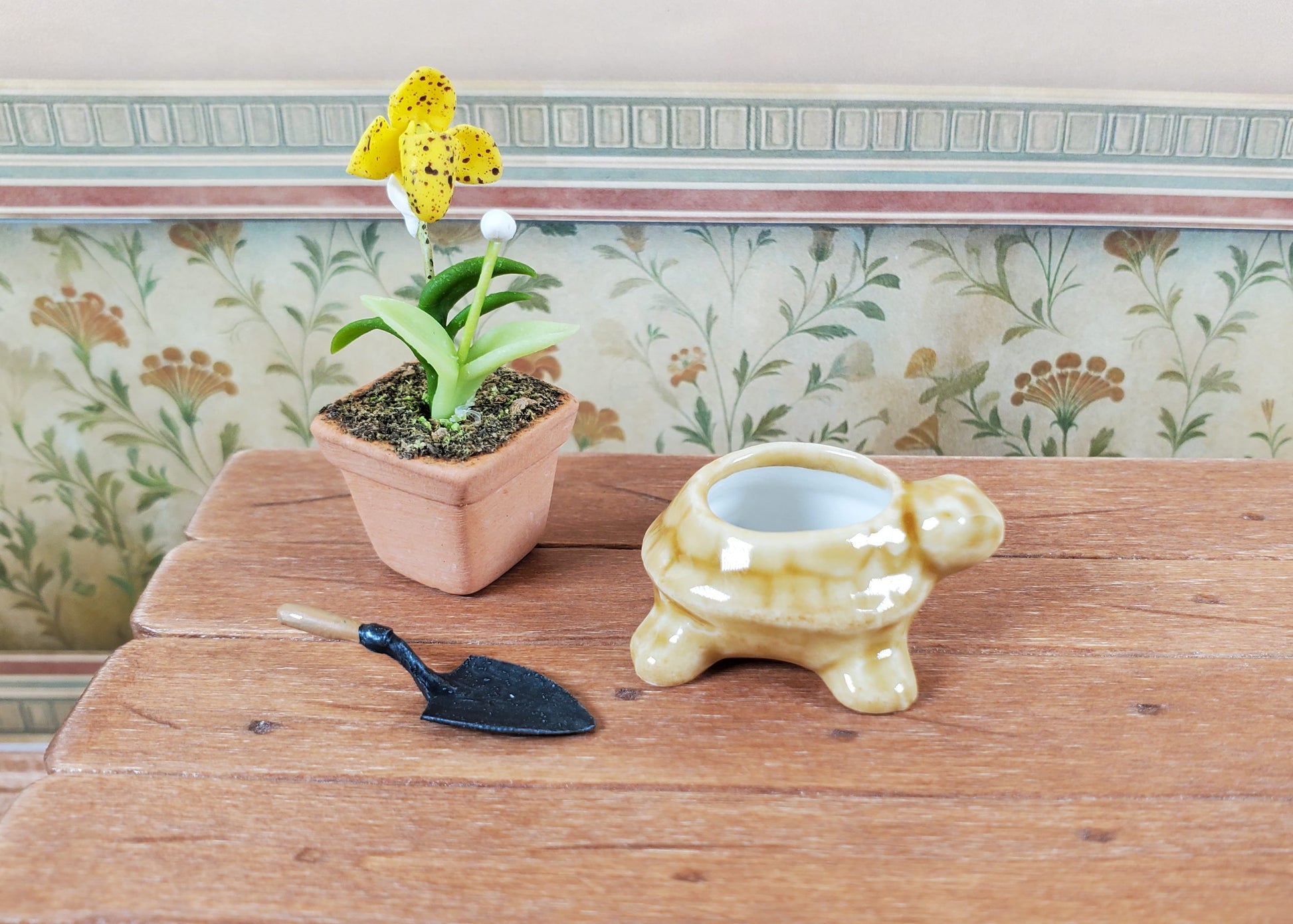 Dollhouse Miniature Brown Turtle Planter Pot Ceramic 1:12 Scale