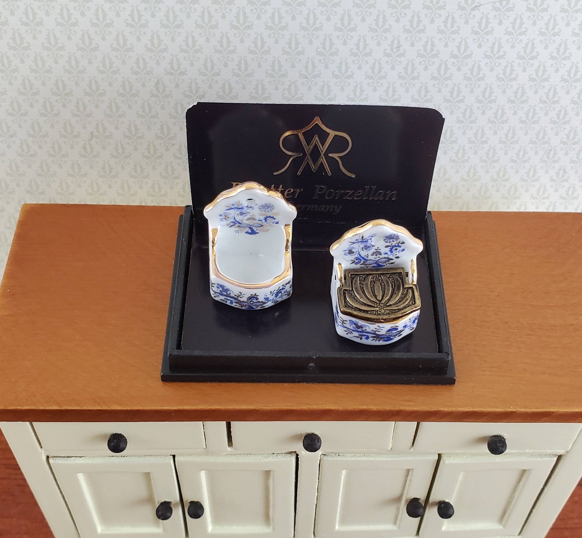 Dollhouse Miniature Salt Cellars Reutter Porcelain 1:12 Scale Blue White Gold