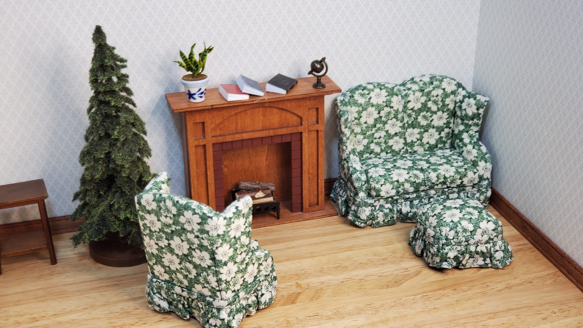 Dollhouse Small Sofa Chair Ottoman Green Floral 1:12 Scale Miniature Furniture