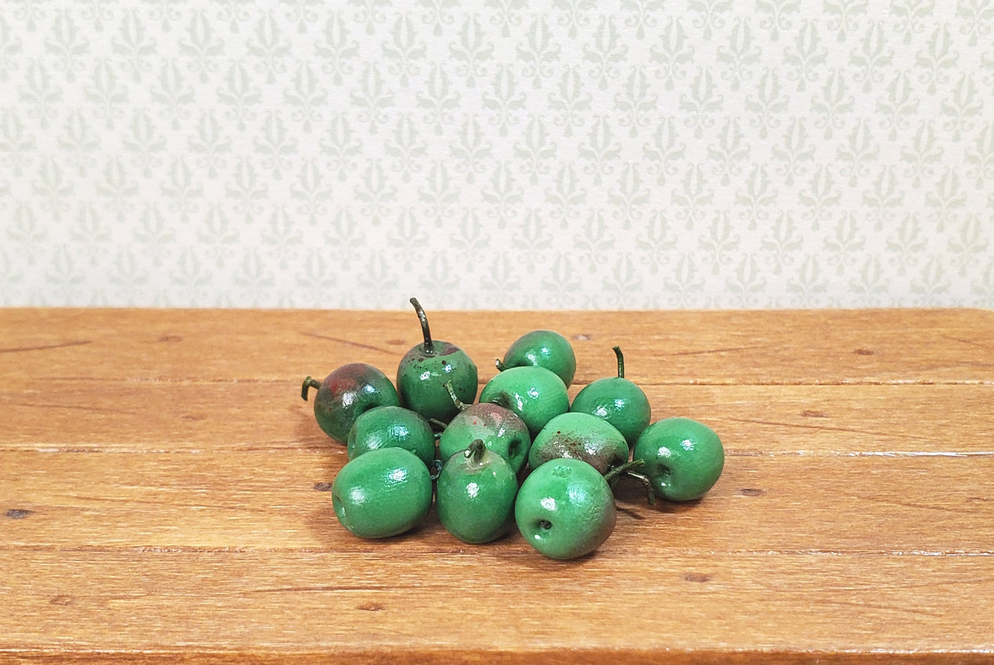 Dollhouse Green Apples Set of 12 1:12 Scale Miniatures Kitchen Food Fruit Grocer