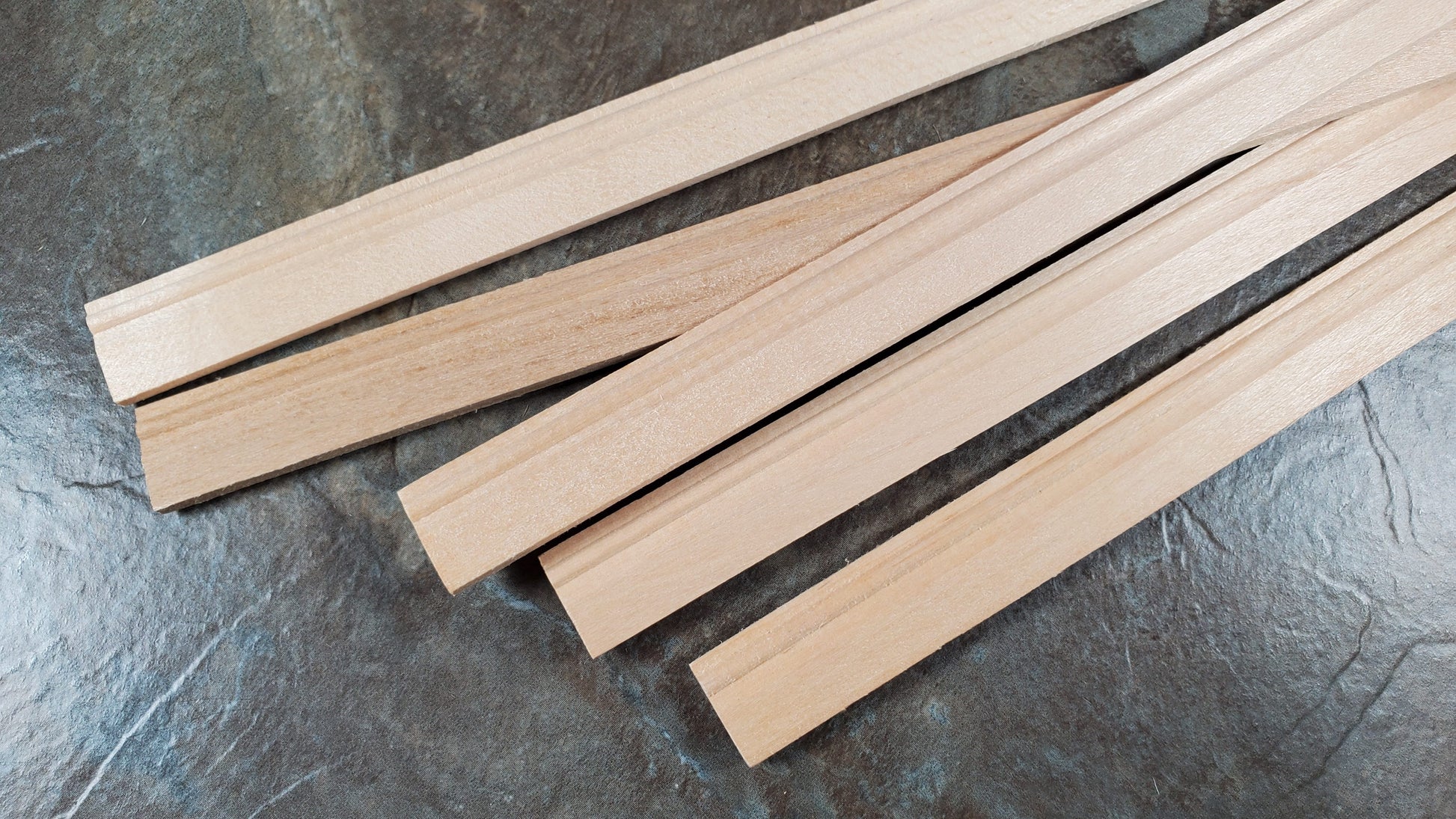 Dollhouse Baseboard Molding 9/16" x 18" long 5 pcs 1:12 Scale Miniature Skirting