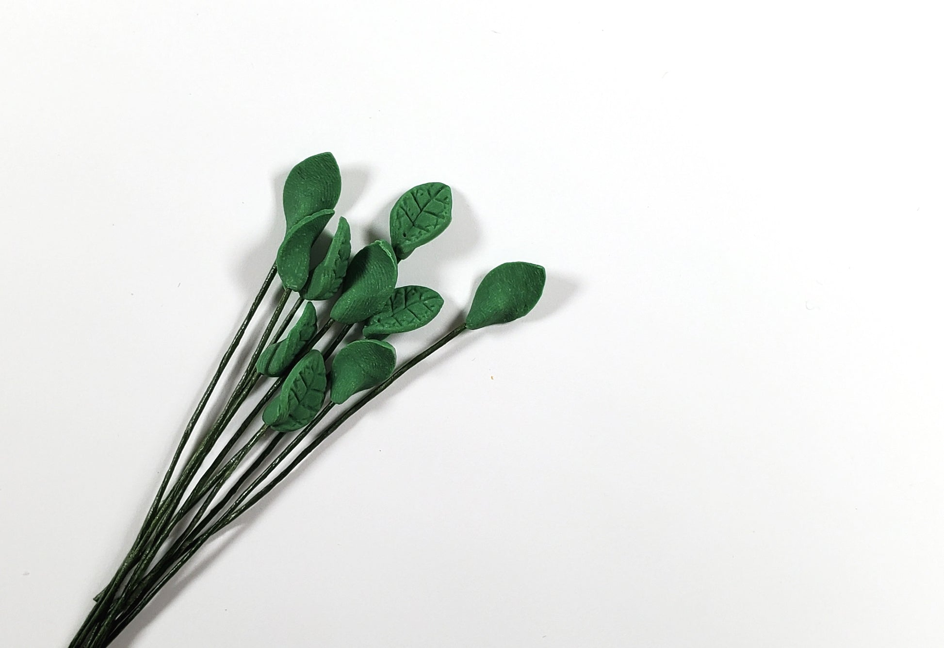 Dollhouse Medium Green Leaves Long Stem Set of 10 Oval 1:12 Scale Miniature
