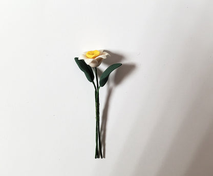 Dollhouse White & Yellow Daffodil Single Stem with Leaves 1:12 Scale Miniature