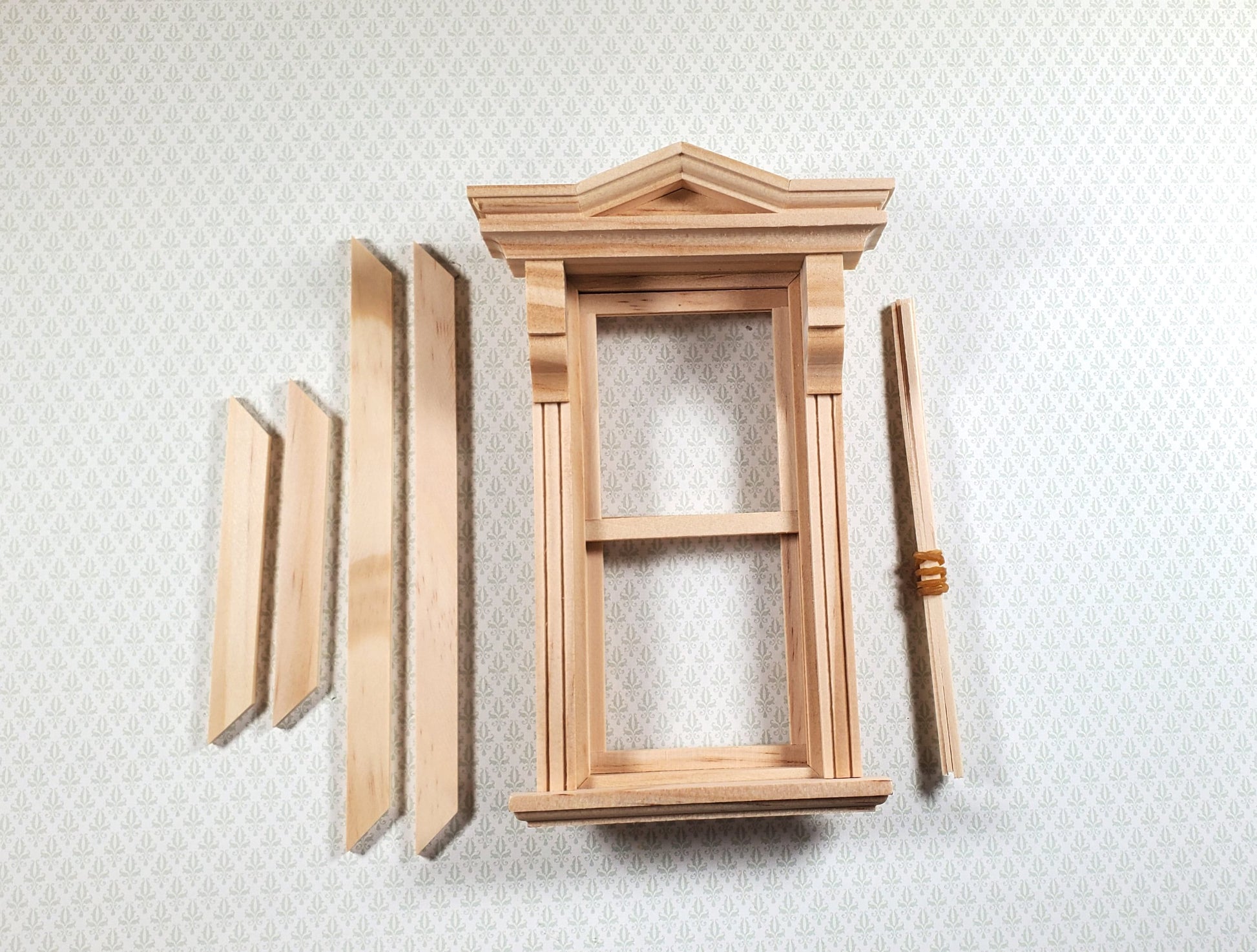 Dollhouse Window Victorian Working 1:12 Scale Miniature Houseworks #5002
