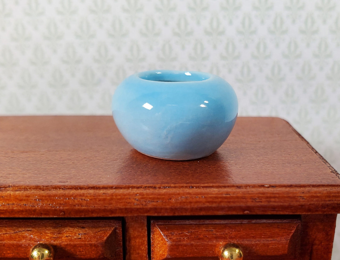 Dollhouse Small Light Blue Ceramic Vase 1:12 Scale Miniature