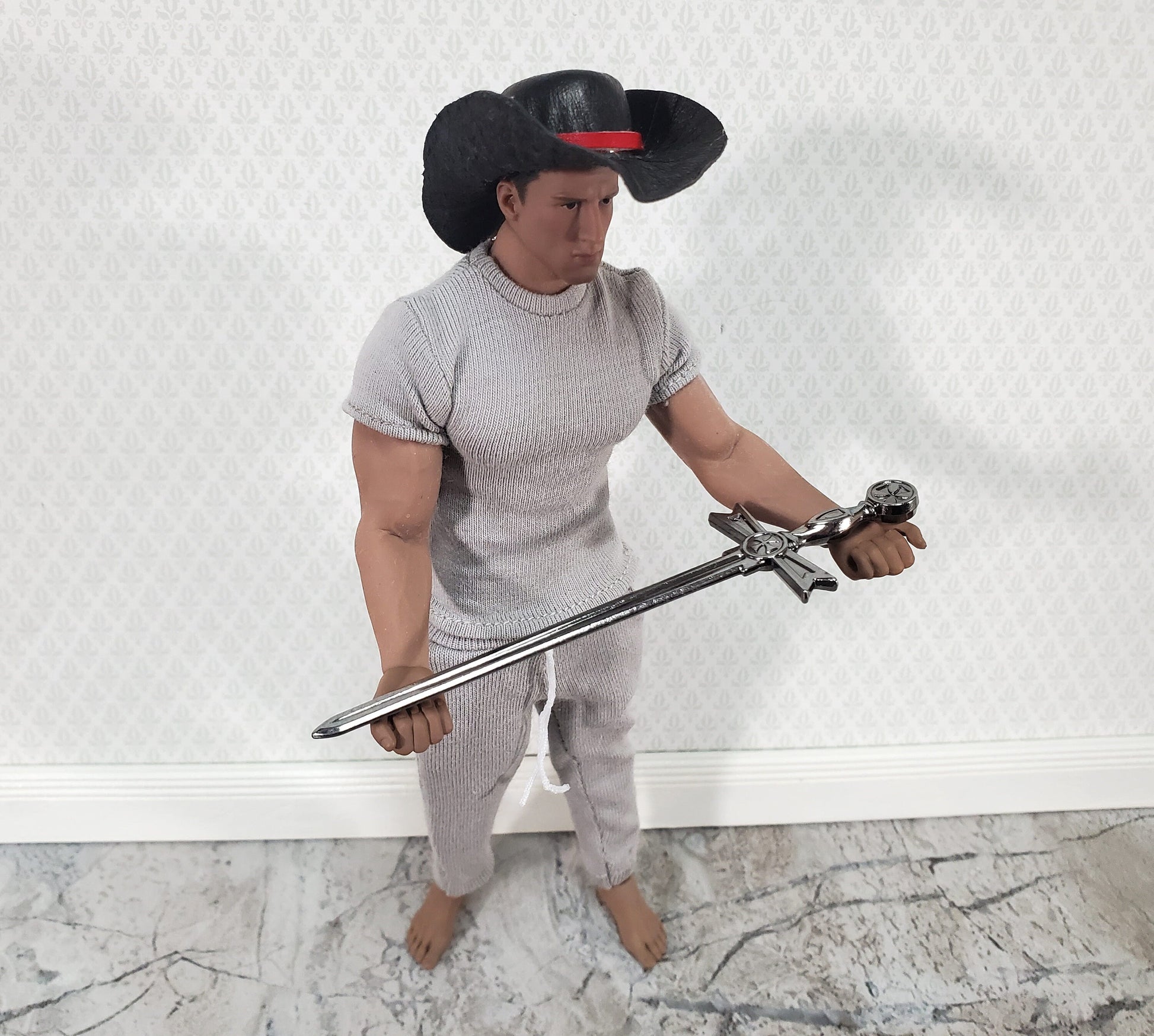Miniature 2 Handed Sword Metal with Pewter Finish Crusader Style 1:12 Scale Weapon 9 cm