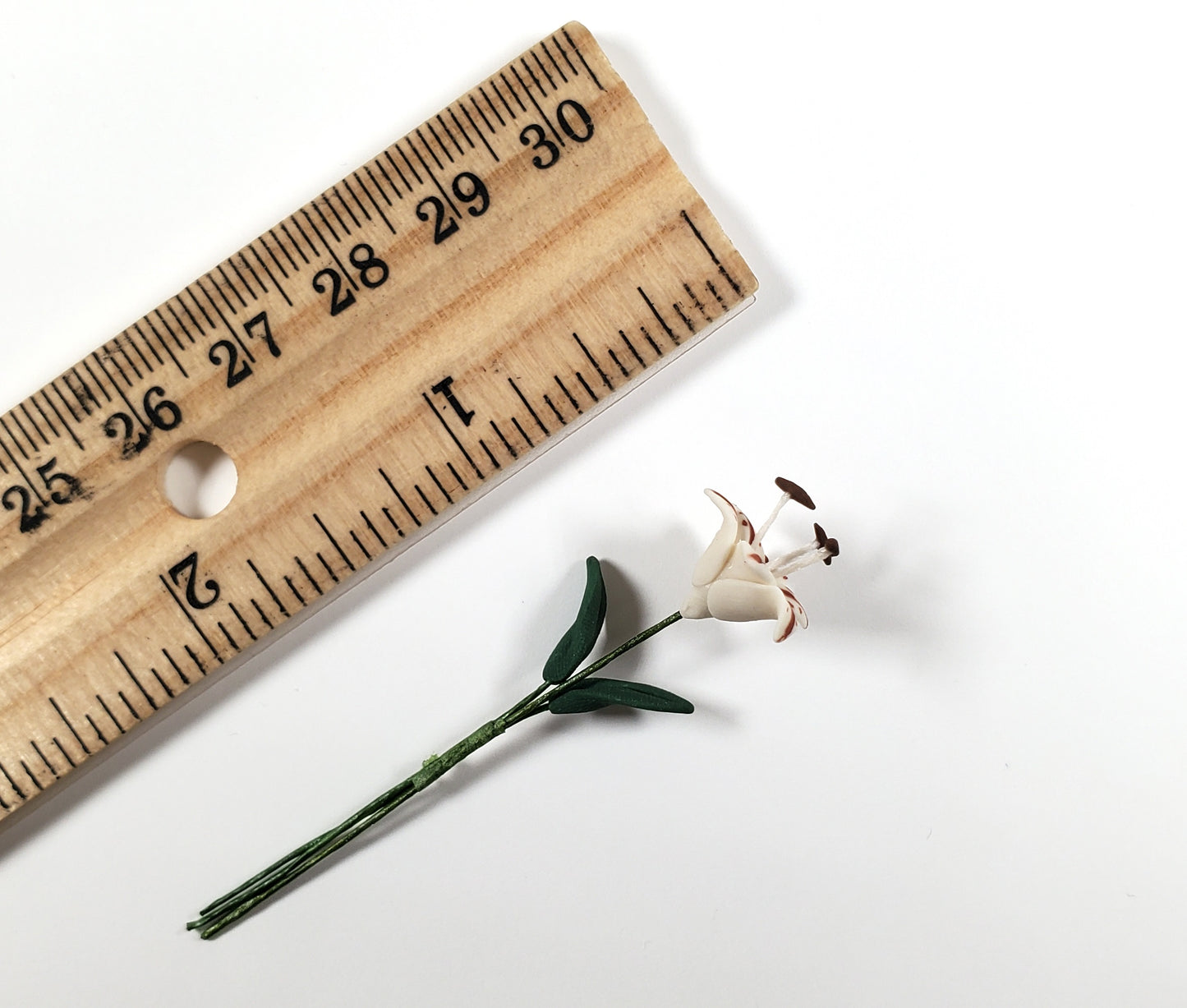 Dollhouse White Tiger Lily Single Stem with Foliage 1:12 Scale Miniature