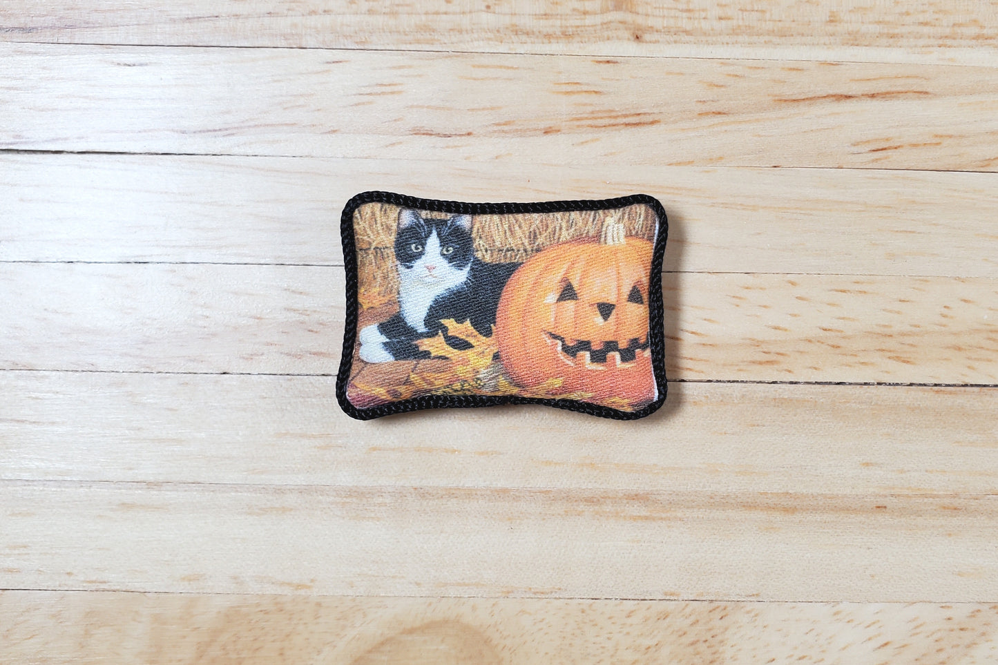 Dollhouse Halloween Cat with Pumpkin Pillow Handmade 1:12 Scale Miniature