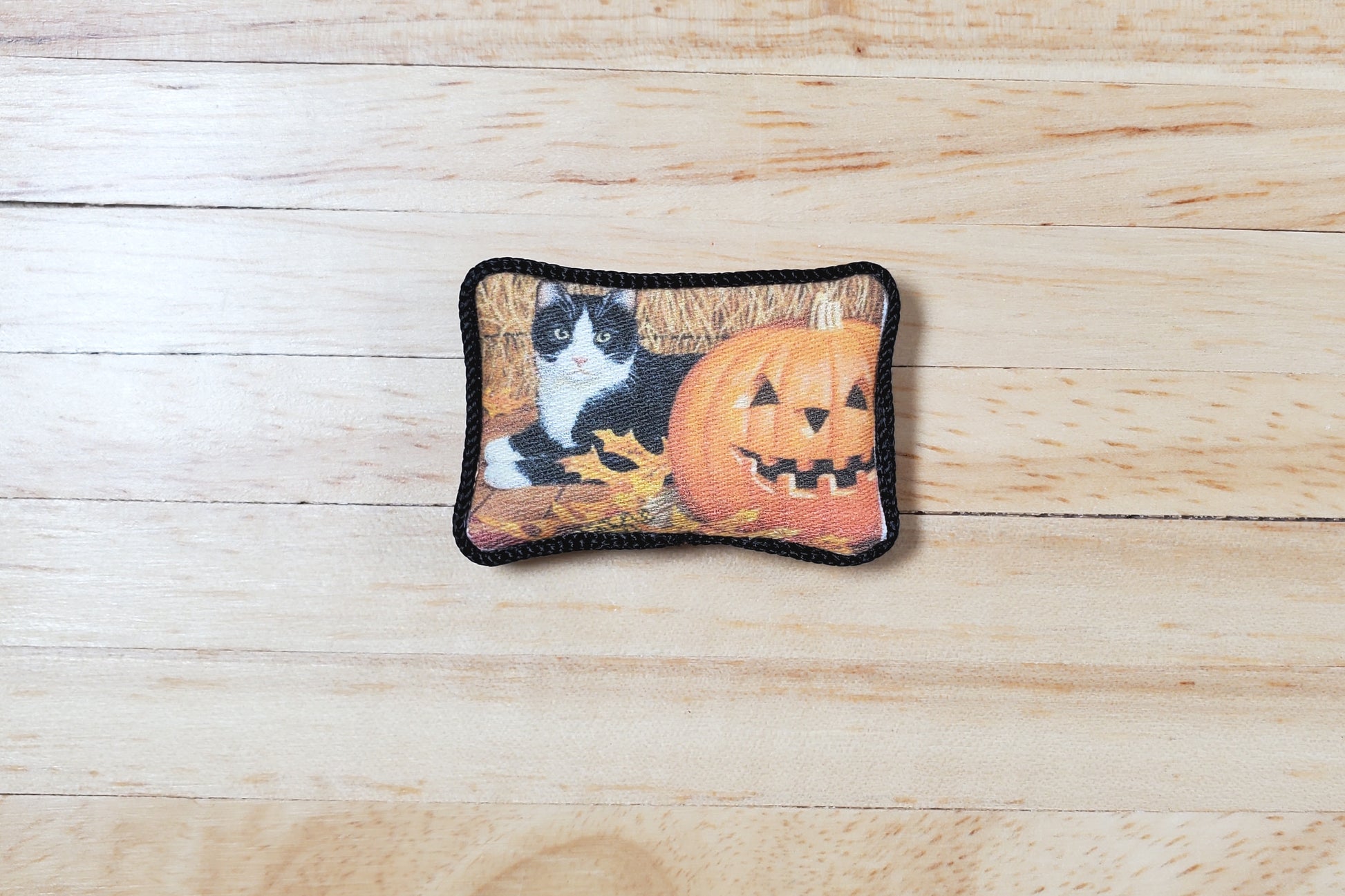 Dollhouse Halloween Cat with Pumpkin Pillow Handmade 1:12 Scale Miniature