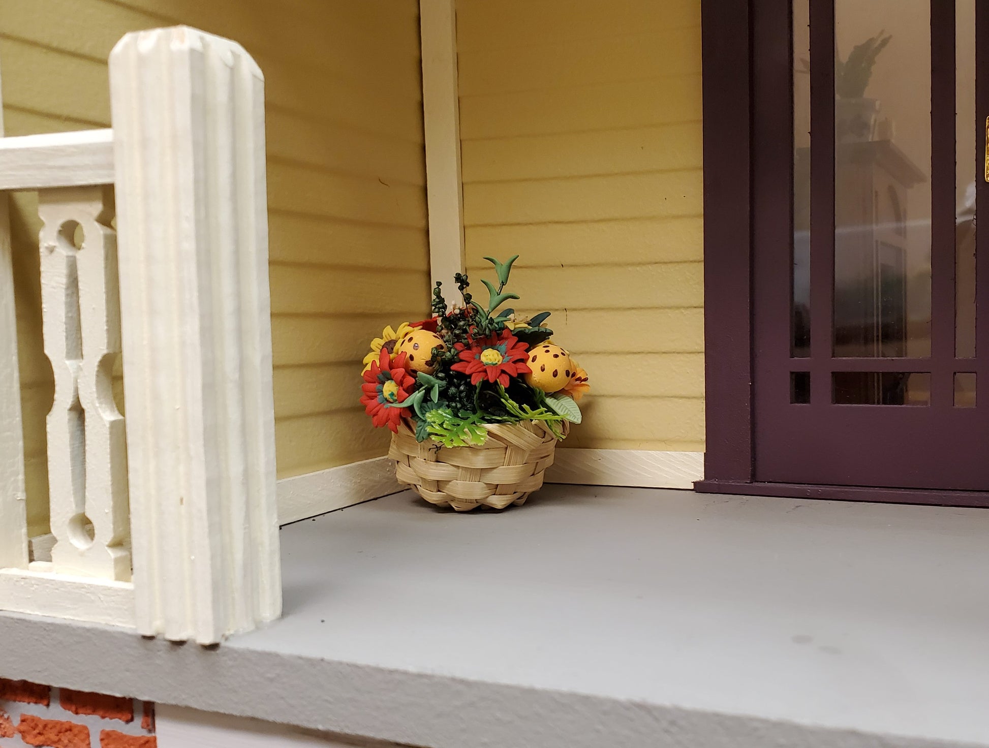 Dollhouse Miniature Large Yellow Sunflowers Arrangement 1:12 Scale Miniature