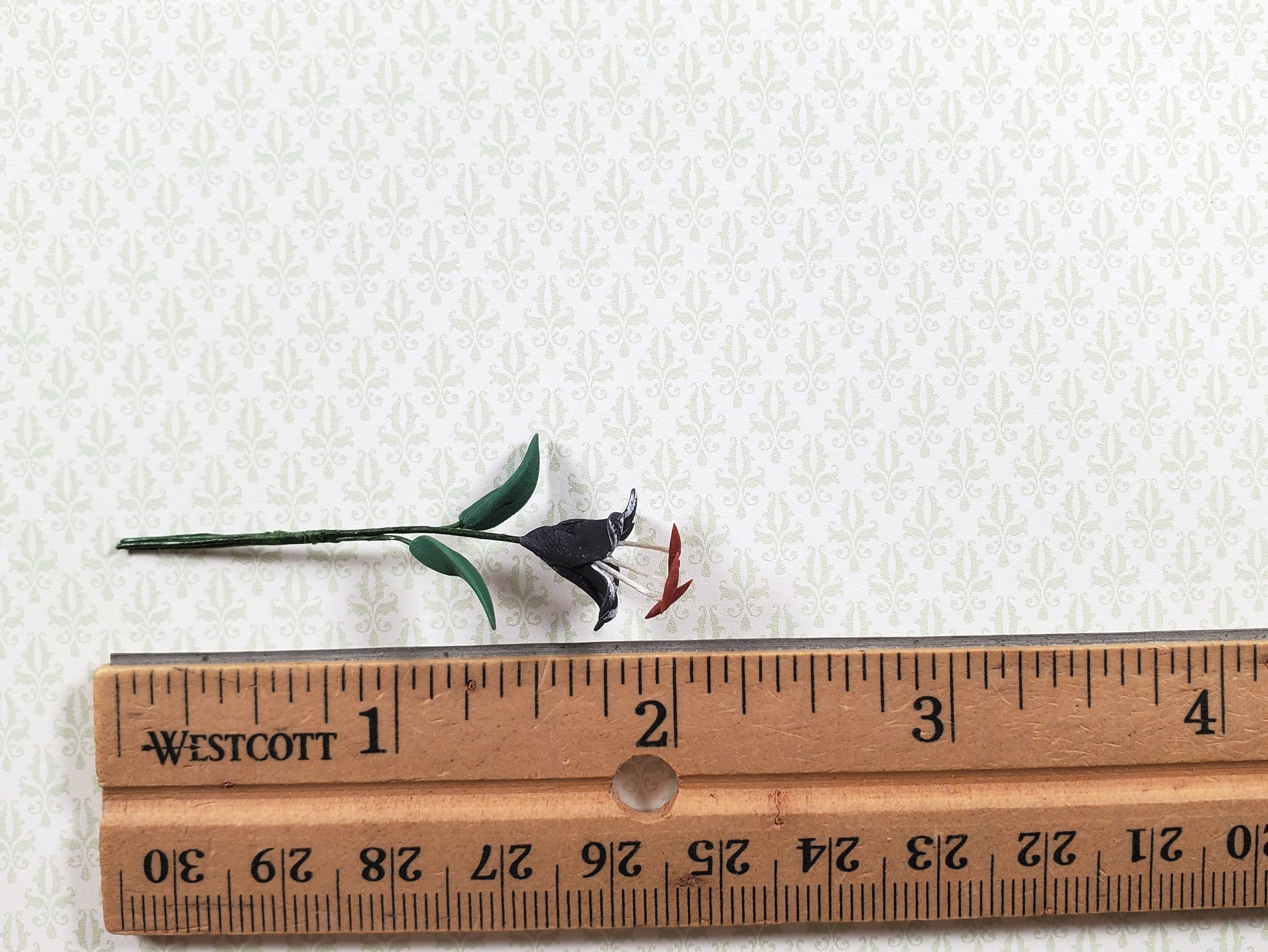 Dollhouse Purple Tiger Lily Single Stem with Foliage 1:12 Scale Miniature