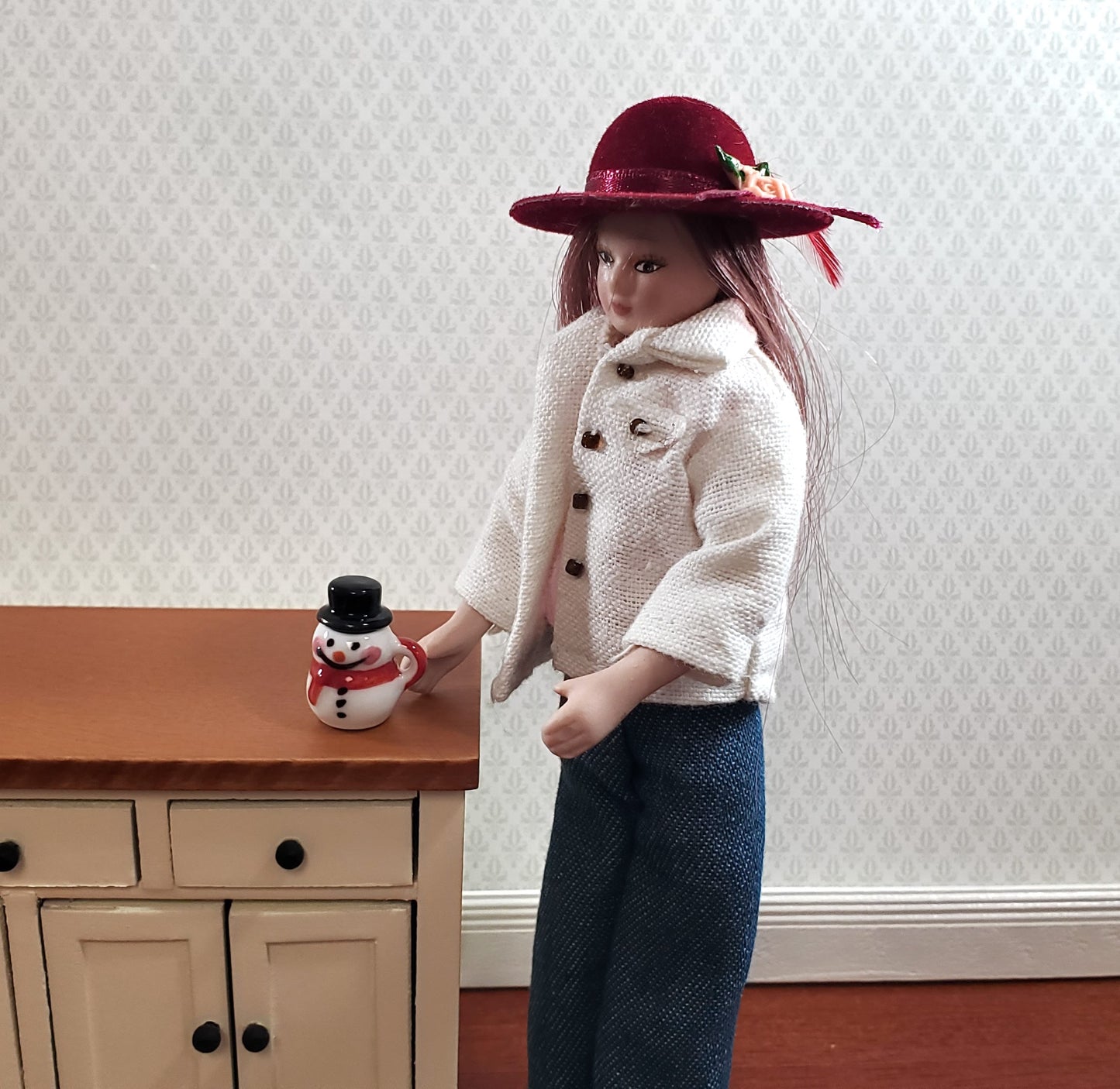 Dollhouse Snowman Mug Coffee Cup with Top Hat 1:12 Scale Miniature Ceramic