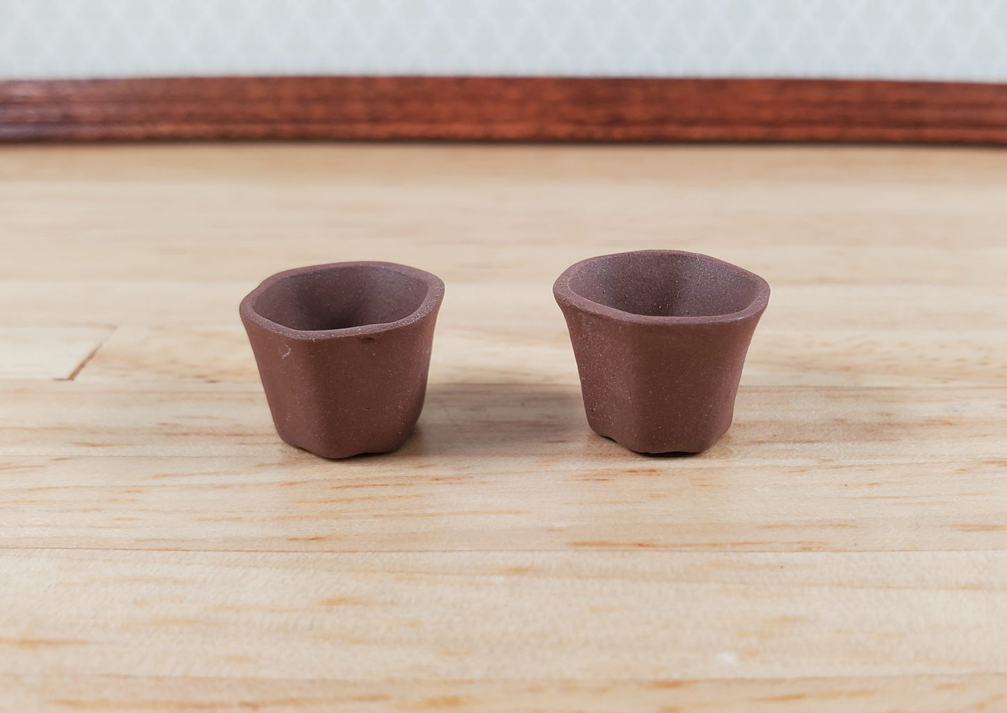 Dollhouse Brown Terra Cotta Garden Planter 1:12 Scale Miniature Flower Pot