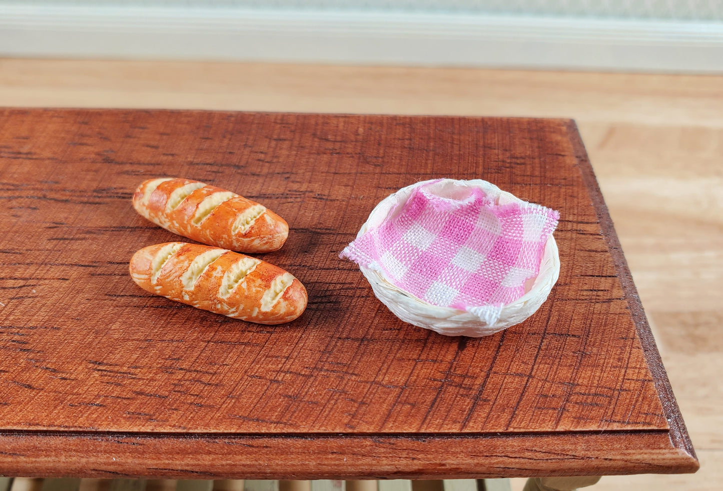 Dollhouse 2 Loaves of Bread in a White Basket with Pink Gingham 1:12 Scale
