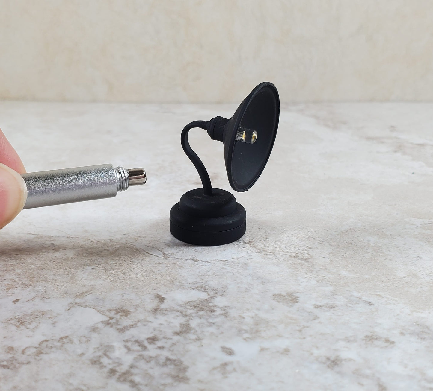 Dollhouse Barn Light Industrial Black Wand Operated Battery 1:12 Scale Miniature