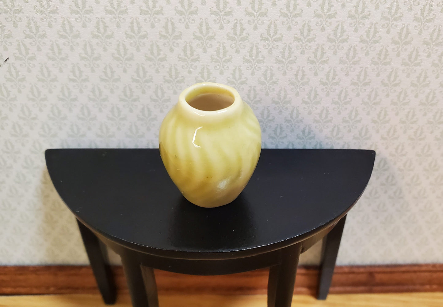 Dollhouse Ceramic Vase with a Swirl Pattern Pale Green 1:12 Scale Miniature