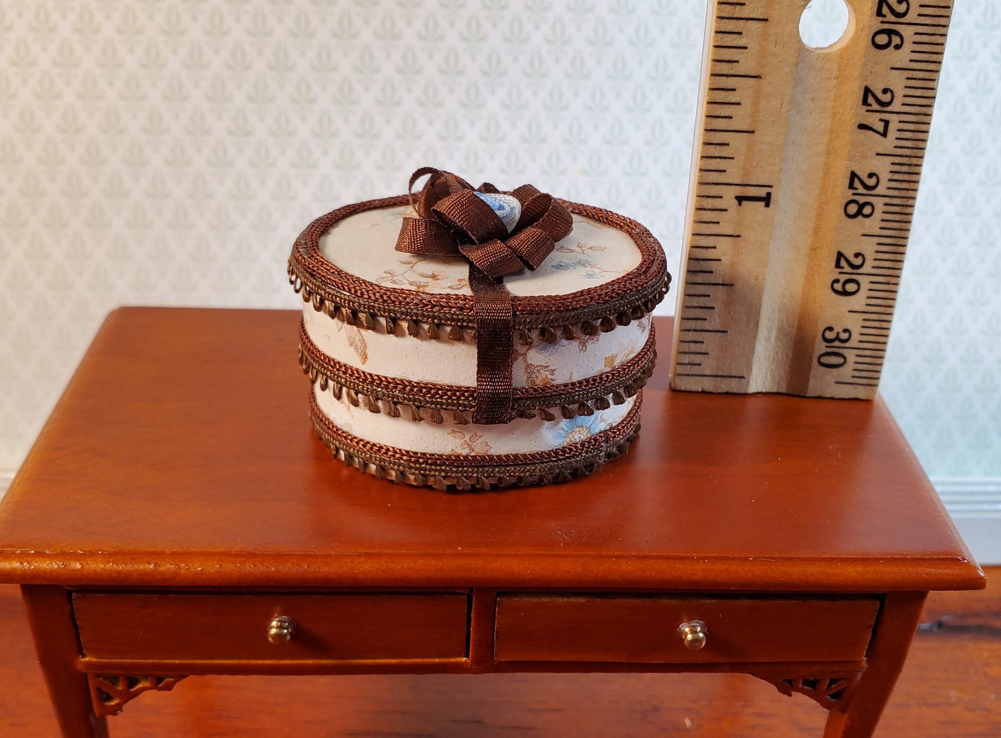 Dollhouse Hat Box Vintage Artisan 1:12 Scale Miniature