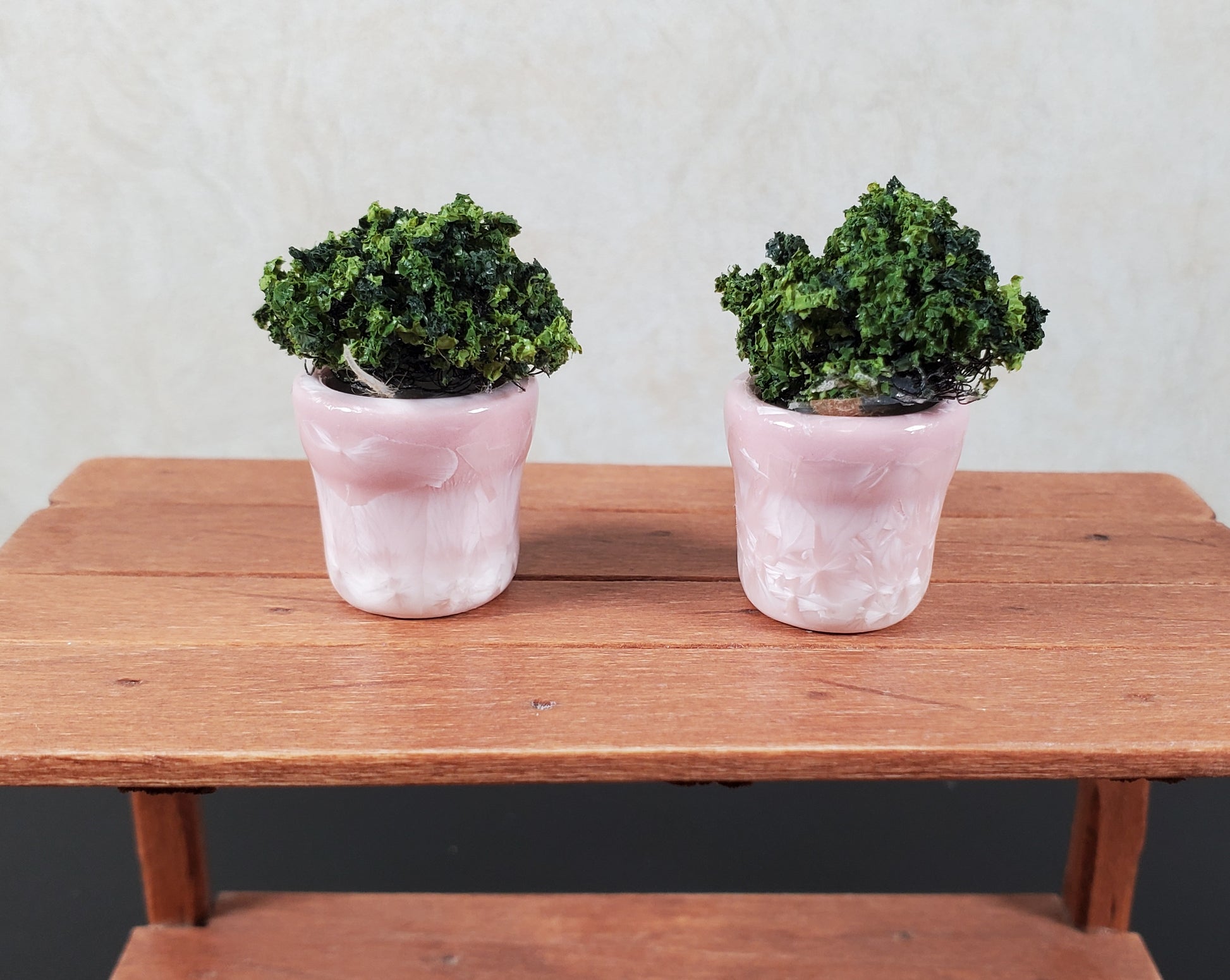 Dollhouse Patterned Pink Ceramic Pot Set of 2 1:12 Scale Miniature