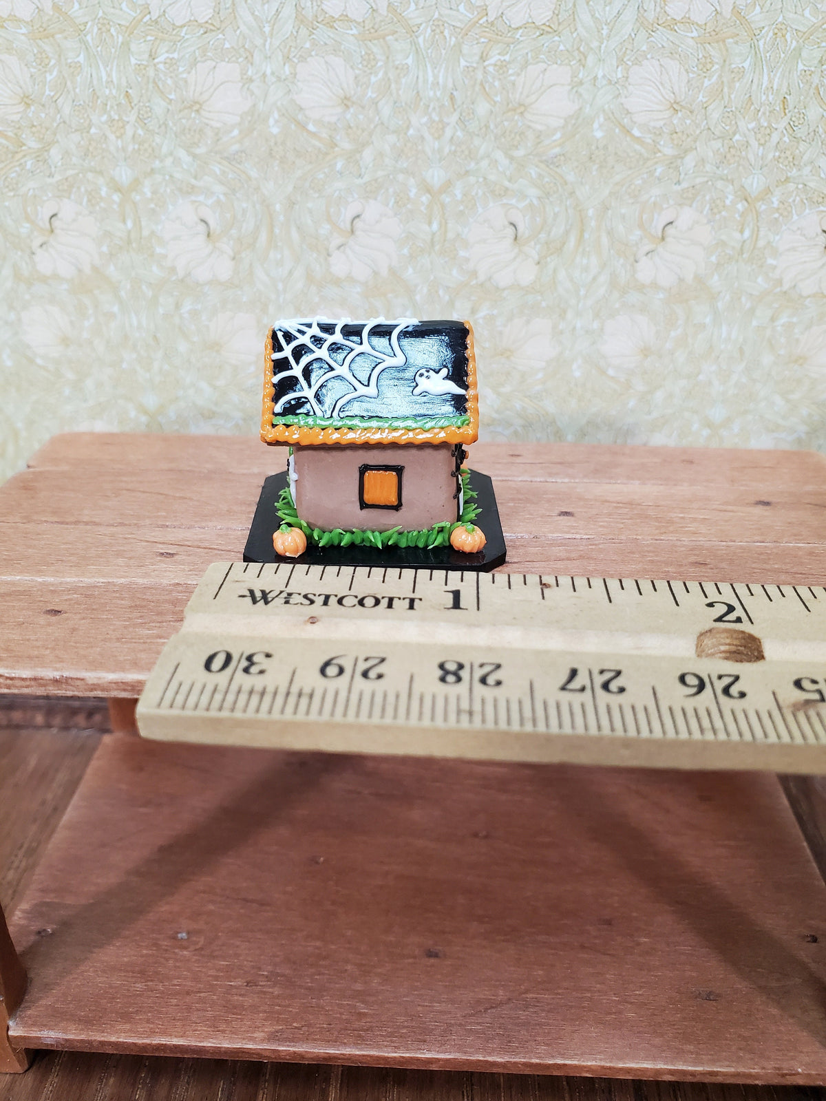 Dollhouse Halloween Gingerbread House 1:12 Scale Ghosts Spiders Pumpkins