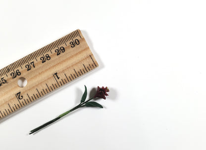Dollhouse Burgundy Zinnia Single Long Stem with Foliage 1:12 Scale Miniature