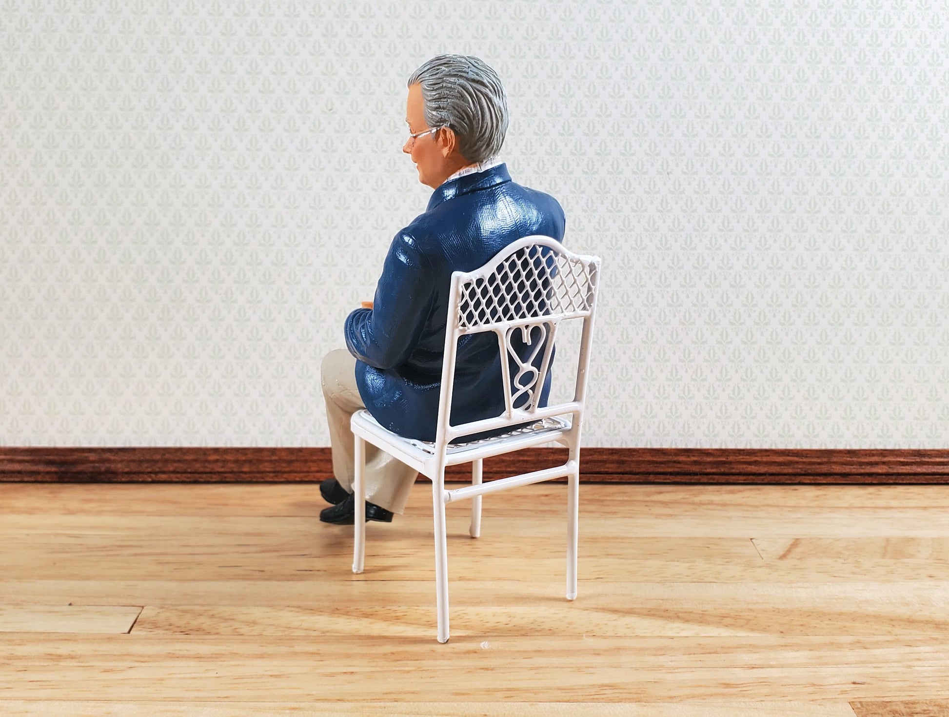 Dollhouse Modern Grandfather Grandpa Sitting 1:12 Scale "Carter" Houseworks