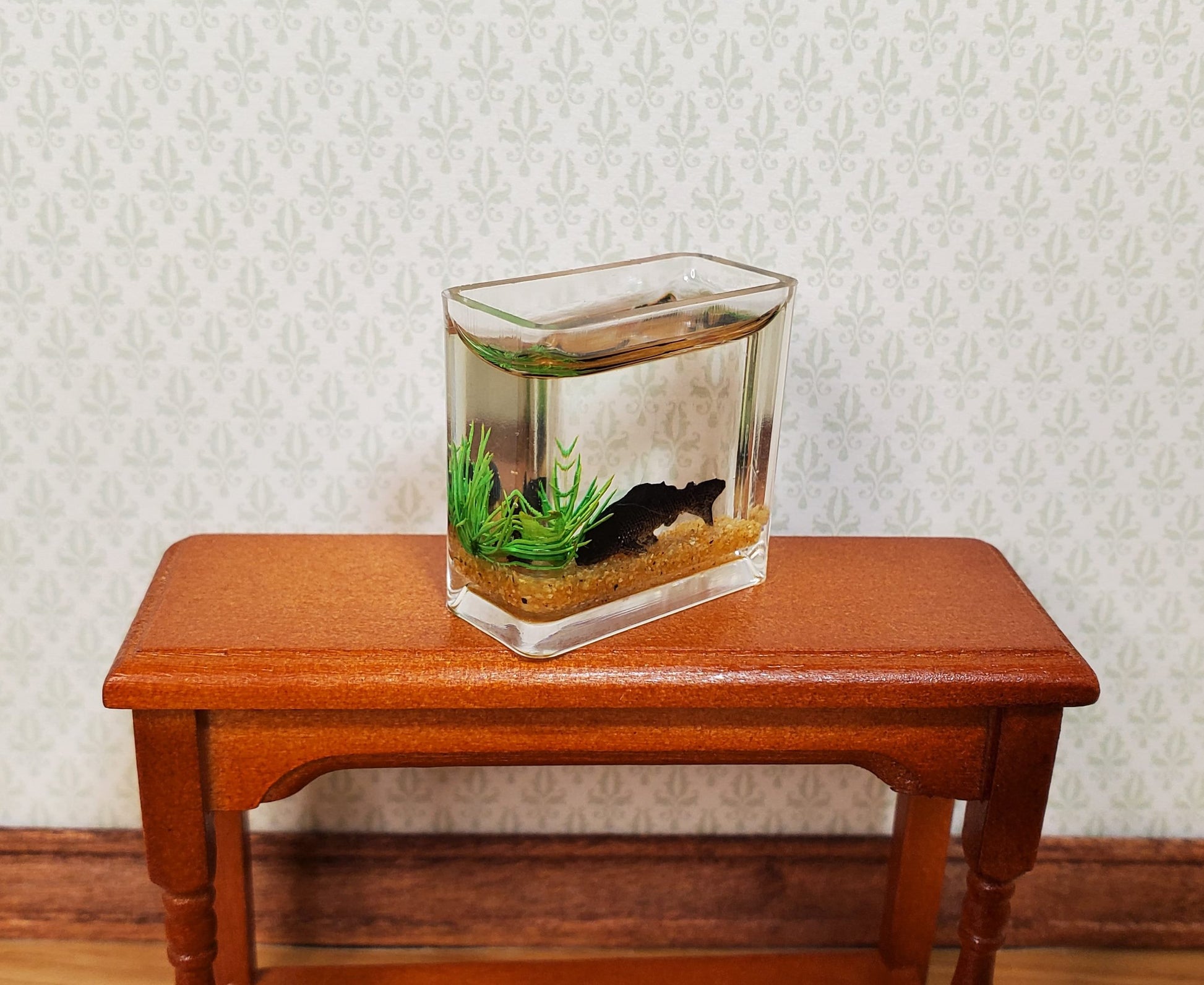 Dollhouse Black Fish in Tank Bowl Aquarium 1:12 Scale Modern Miniatures