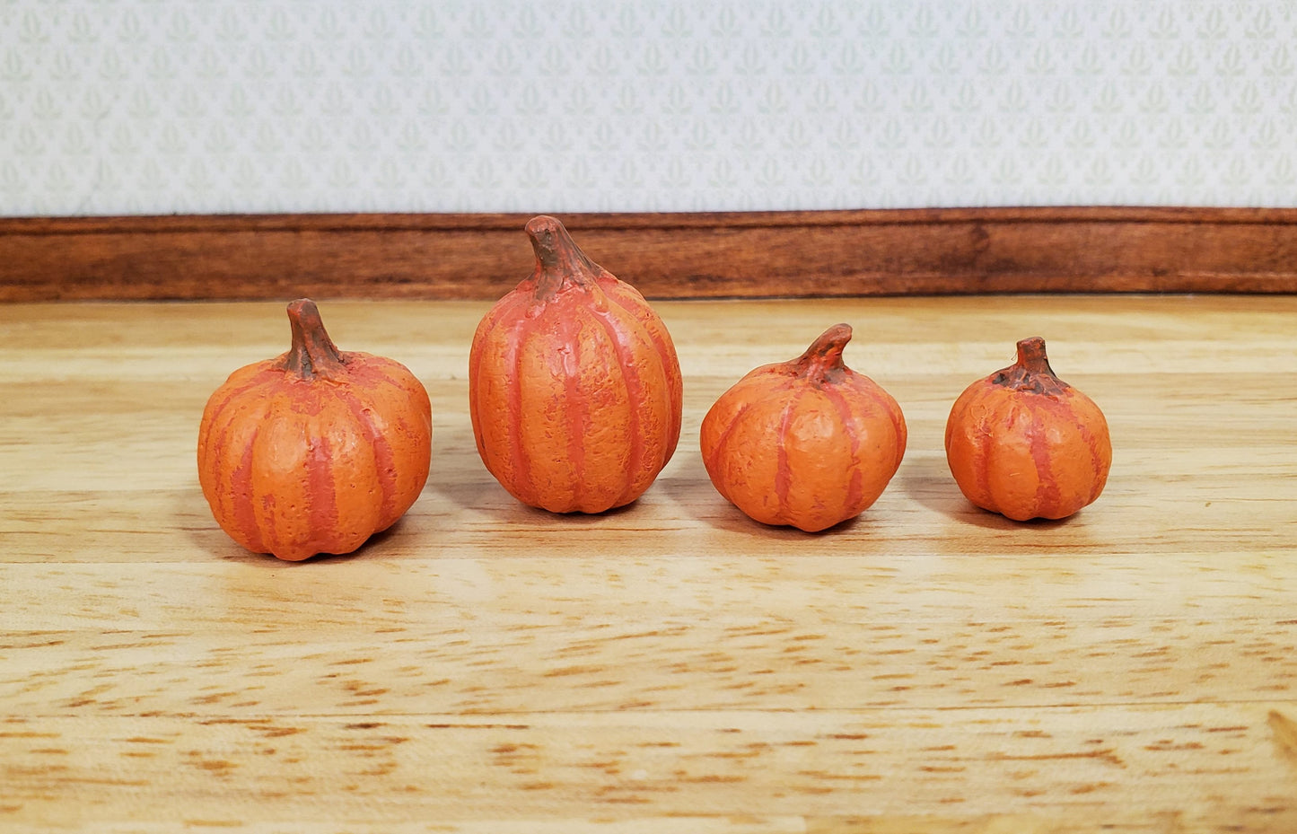 Dollhouse Pumpkins x4 Assorted 1:12 Scale Miniatures Halloween Fall Decor