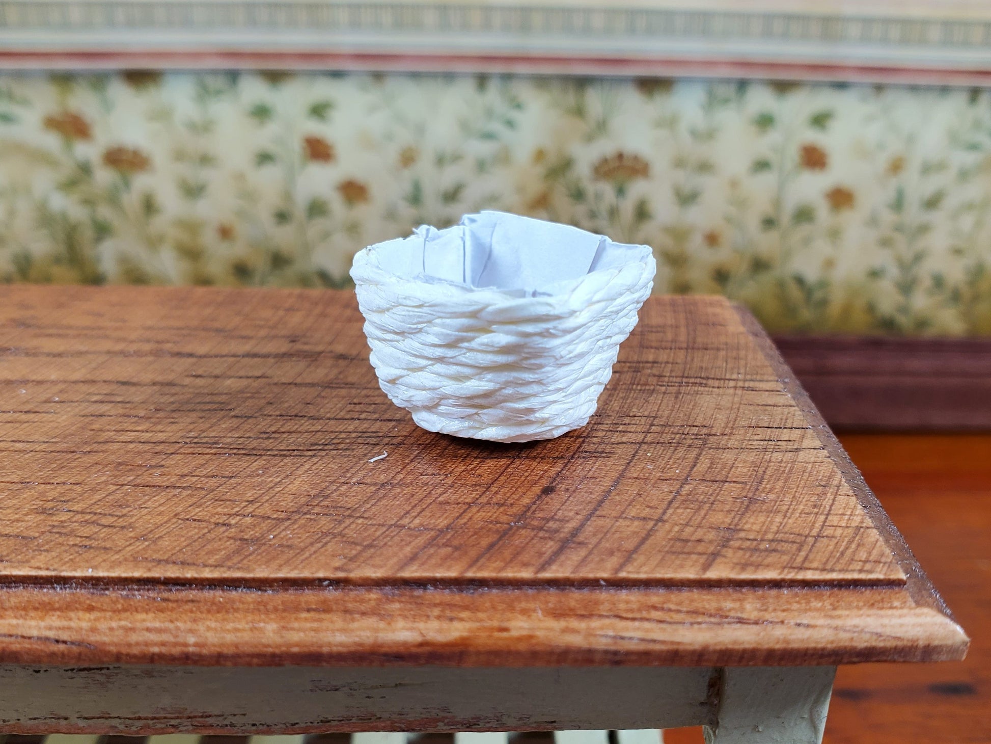Dollhouse Square Cream Colored Basket 1:12 Scale Miniature