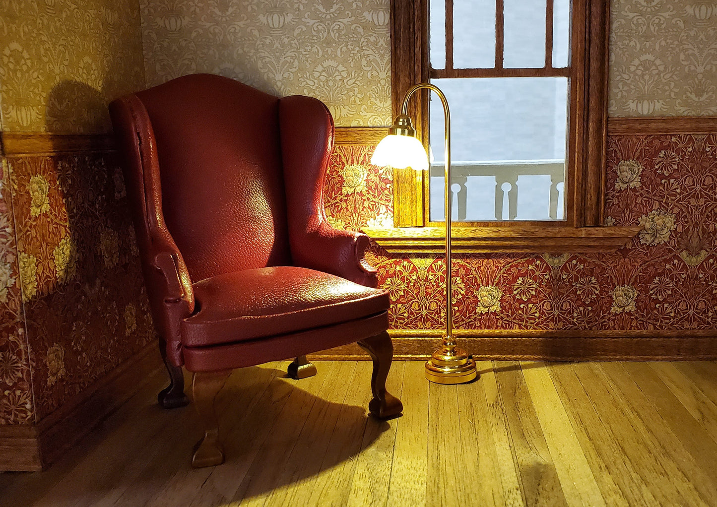 Dollhouse Floor Lamp Battery Light Flower Shade Gold Base 1:12 Scale Miniature