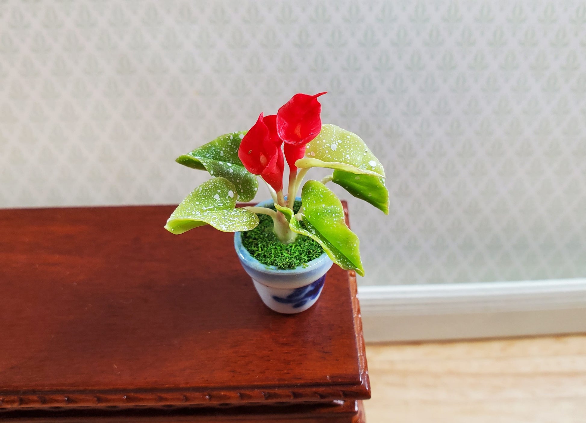 Dollhouse Potted Calla Lily Red Flowering Plant in Clay Pot 1:12 Scale Miniature