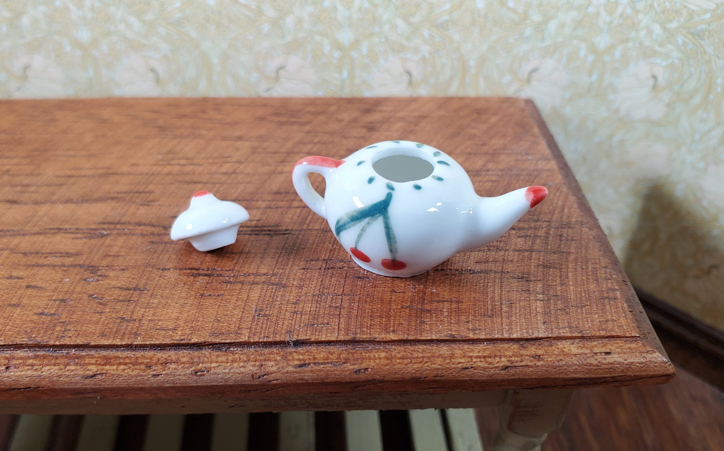 Dollhouse Cherry Motif Ceramic Teapot with Removable Lid 1:12 Scale Miniature