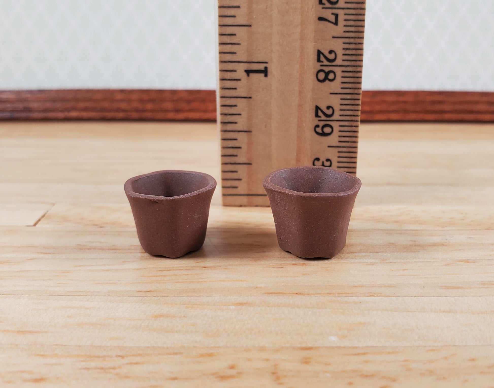 Dollhouse Brown Terra Cotta Garden Planter 1:12 Scale Miniature Flower Pot
