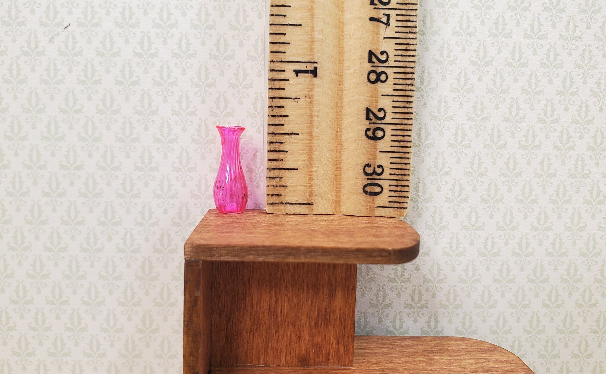 Dollhouse Ridged Pink Glass Bud Vase 1:12 Scale Miniature Flowers Decoration