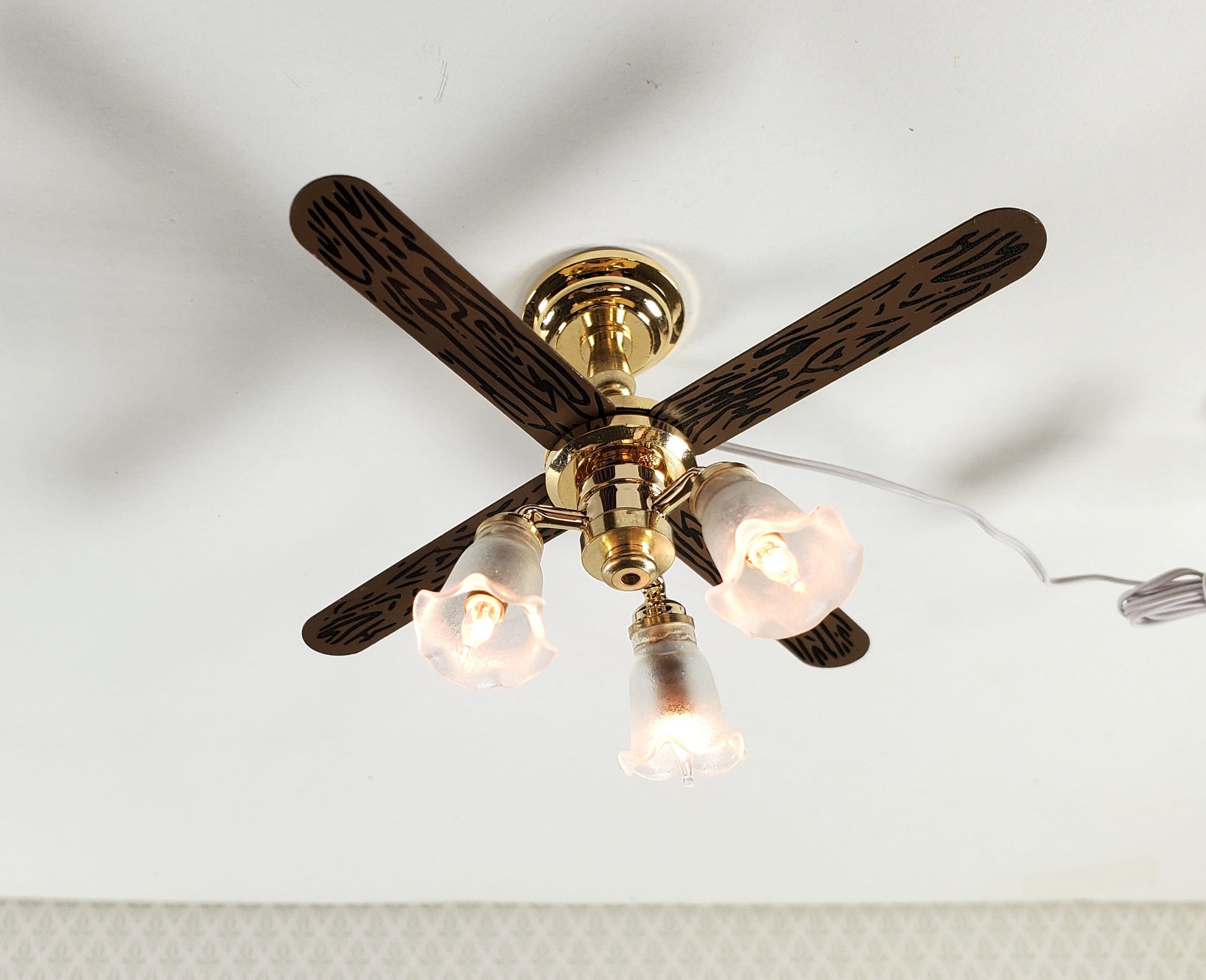 Dollhouse Ceiling Fan Light 12 Volt with Plug 1:12 Scale Miniature Tulip Shades