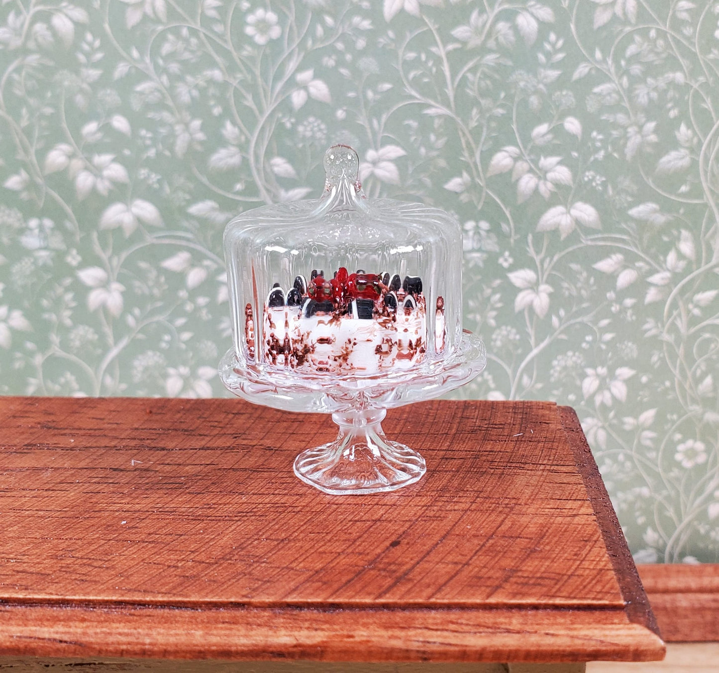 Dollhouse Clear Glass Fluted Cake Stand with Cover 1:12 Scale Miniature Kitchen