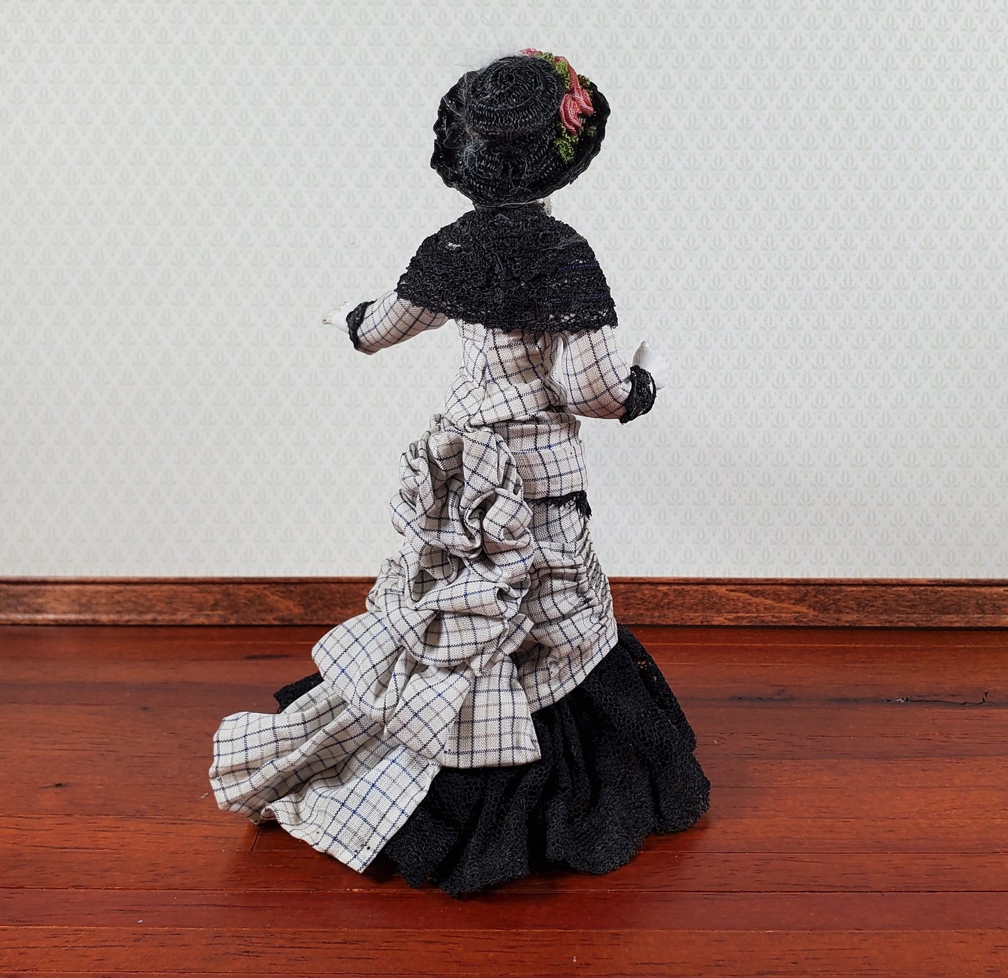 Artisan Dollhouse Doll Victorian Lady 1:12 Scale Vintage OOAK Porcelain