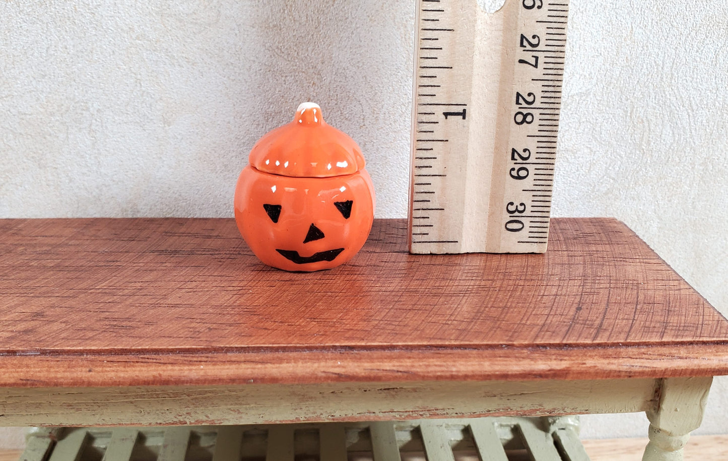 Dollhouse Ceramic Pumpkin Cookie Jar Halloween Decor 1:12 Scale Miniature