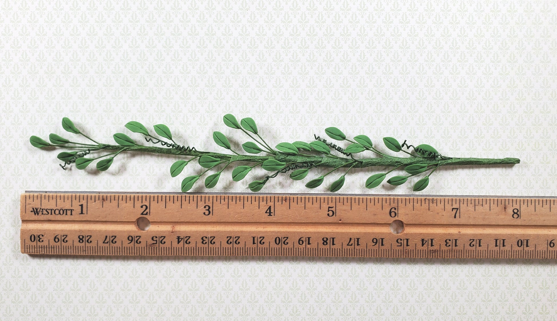 Dollhouse Philodendron Vine 8 Inches Long 1:12 Scale Miniature Garden Plants