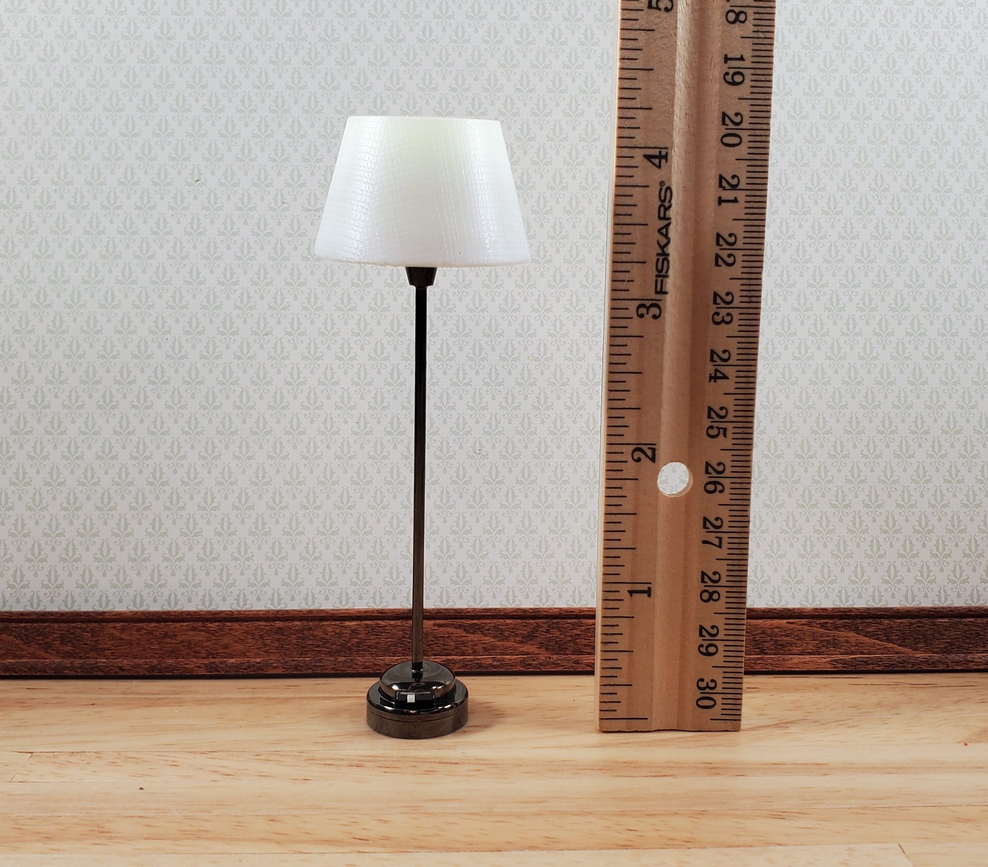 Dollhouse Modern Battery Light Floor Lamp Black Base 1:12 Scale Houseworks 2380