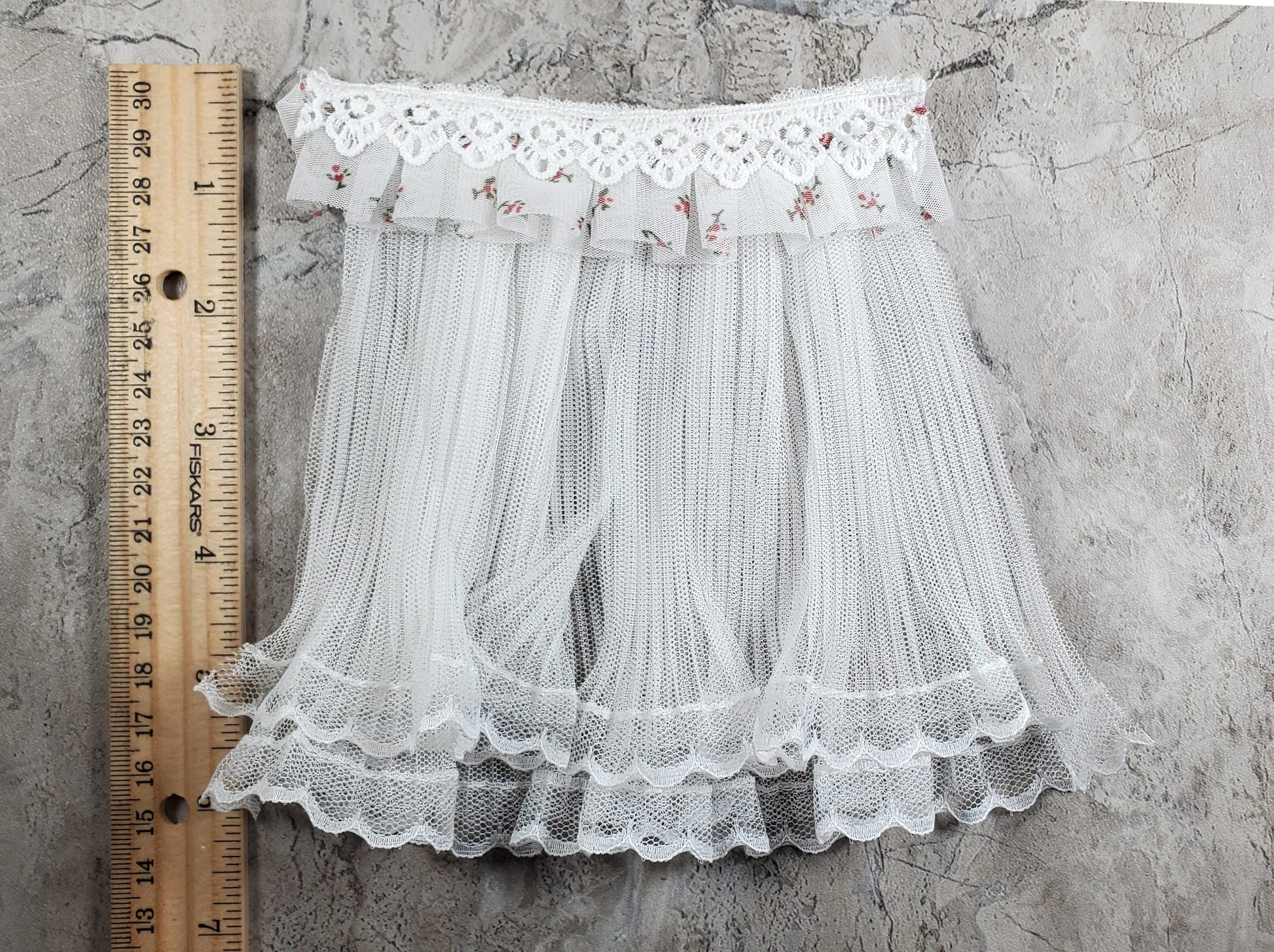 Dollhouse Lace Curtains Cream with Pink Floral Valance 1:12 Scale 5" W x 6" L
