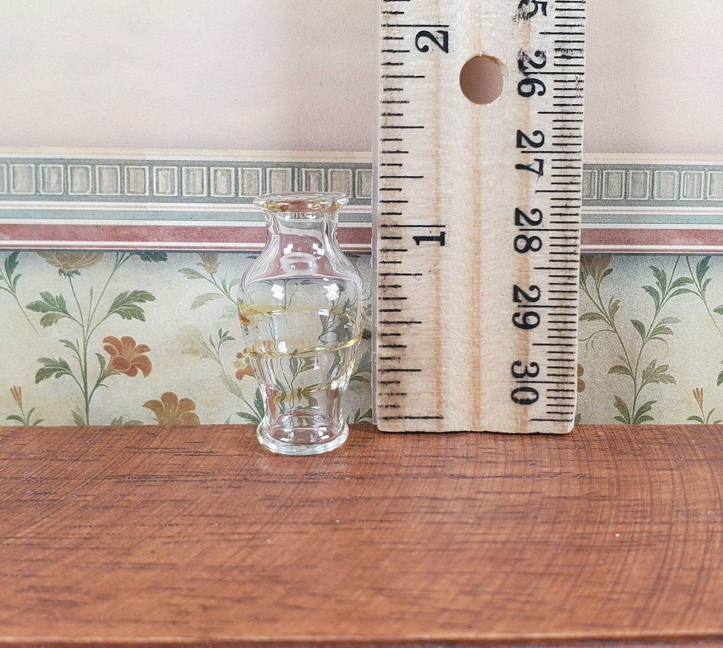 Dollhouse Classic Pedestal Vase Yellow Swirl 1:12 Scale Glass Miniature Decor
