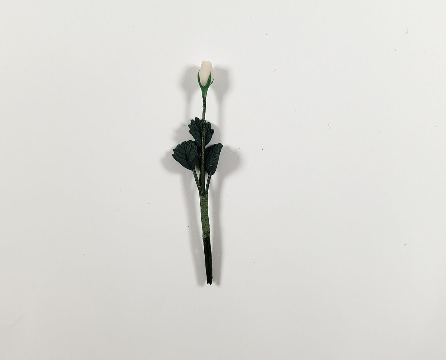 Dollhouse White Rose Bud Single Stem with Foliage 1:12 Scale Miniature
