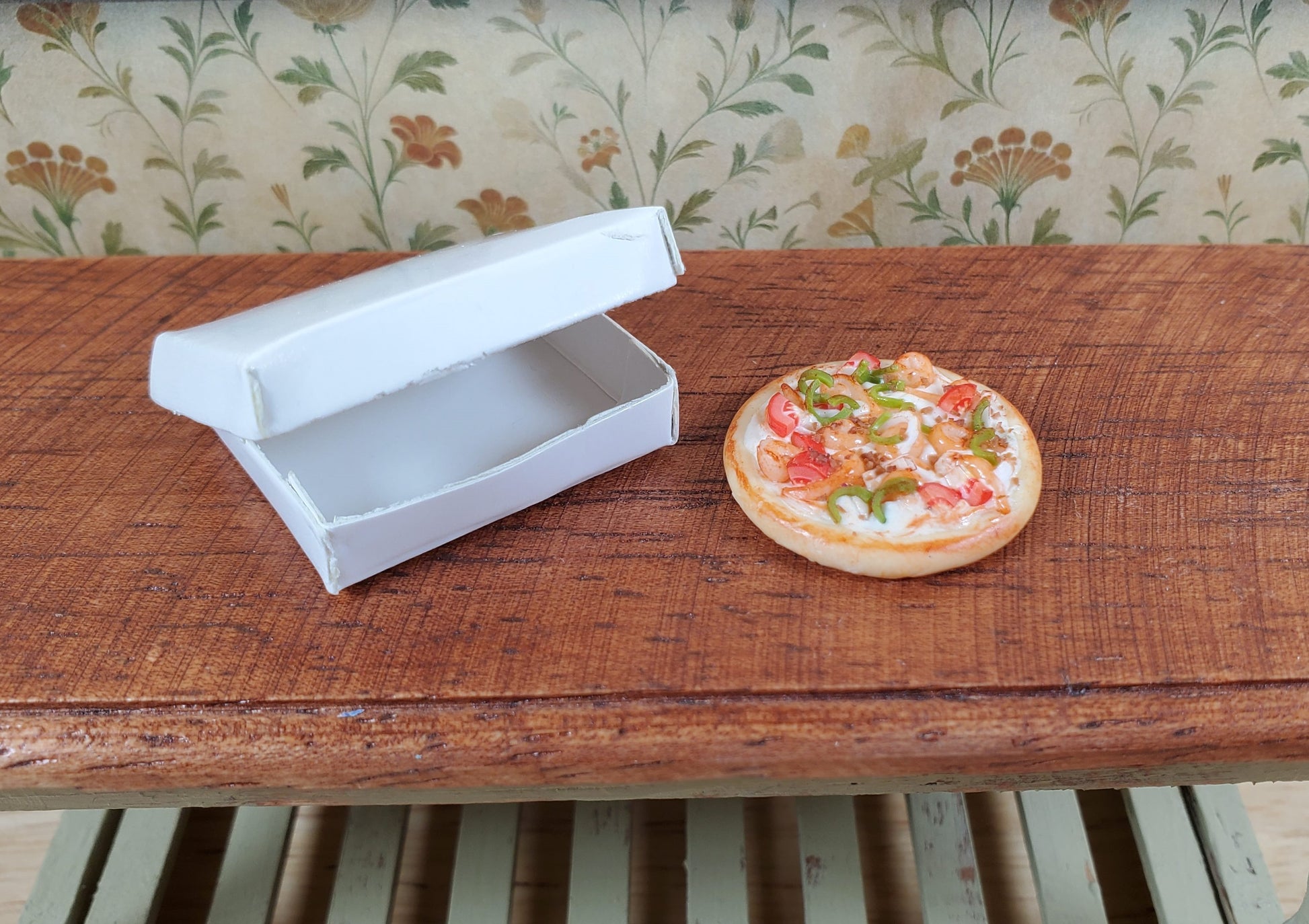 Dollhouse The Works Pizza in a Box 1:12 Scale Miniature Food