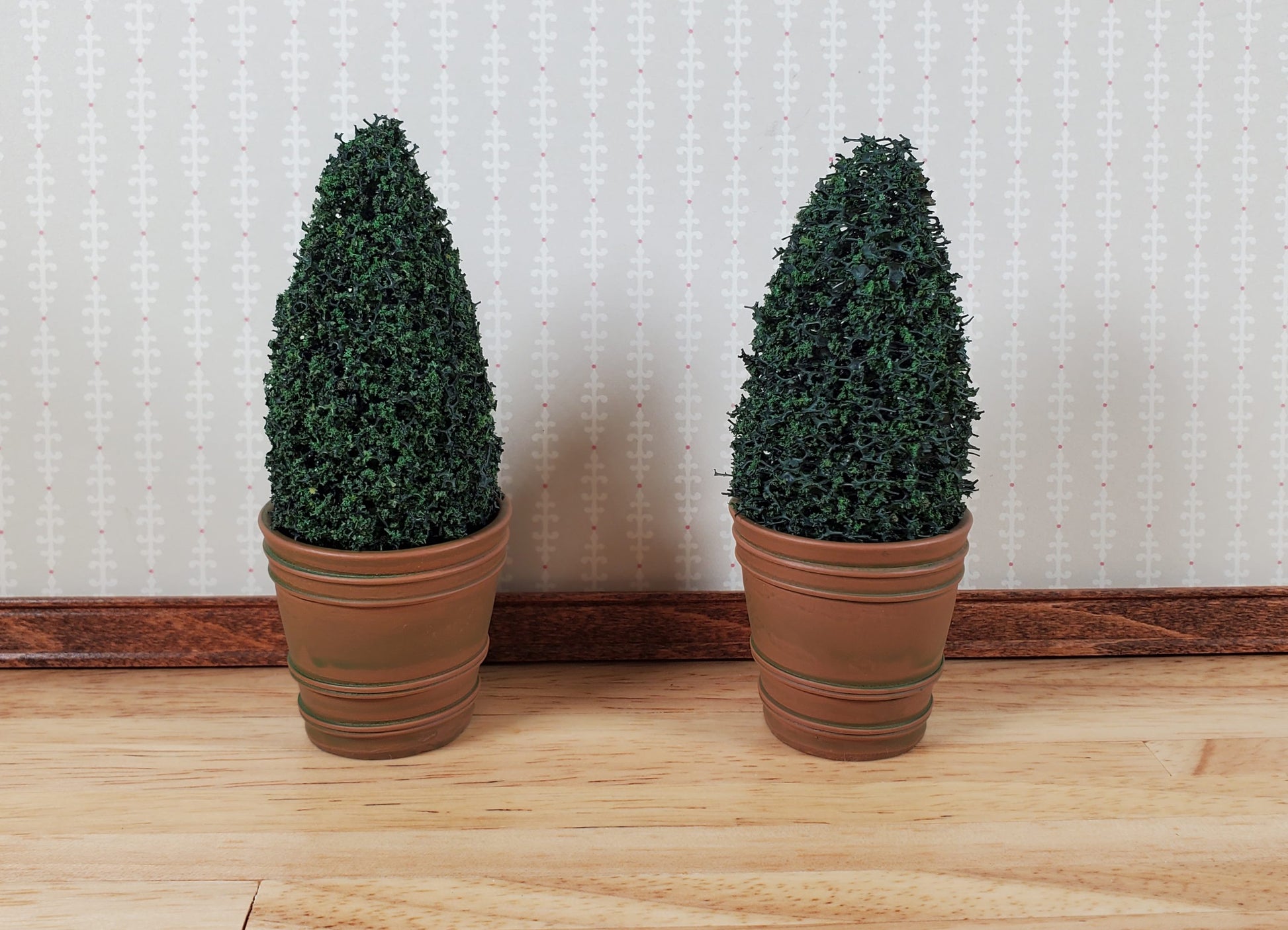 Dollhouse Large Garden Pots Aged Brown Finish Planters x2 1:12 Scale A4094TN