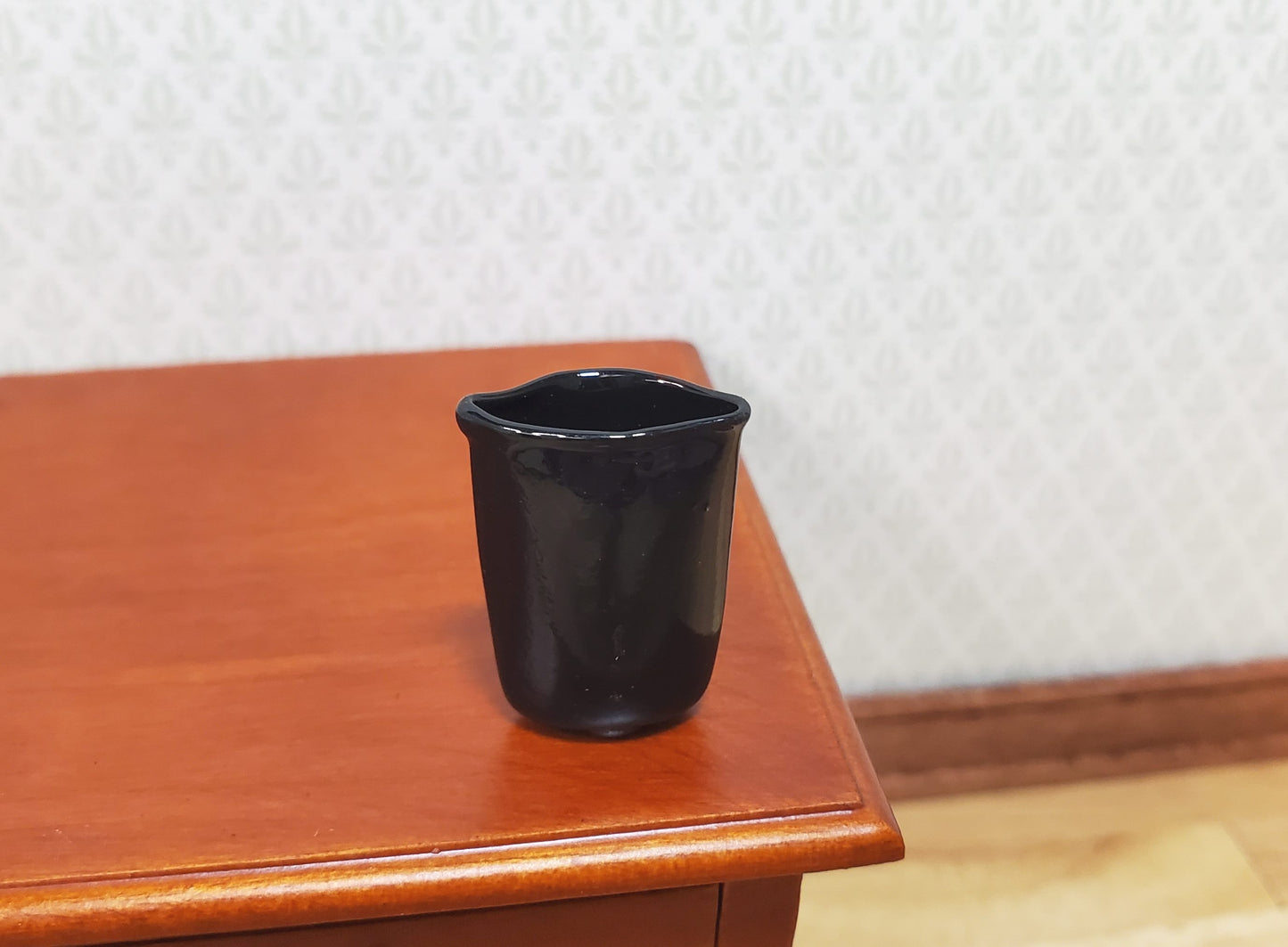 Dollhouse Crimped Narrow Vase Black 1:12 Scale Miniature Halloween Decor