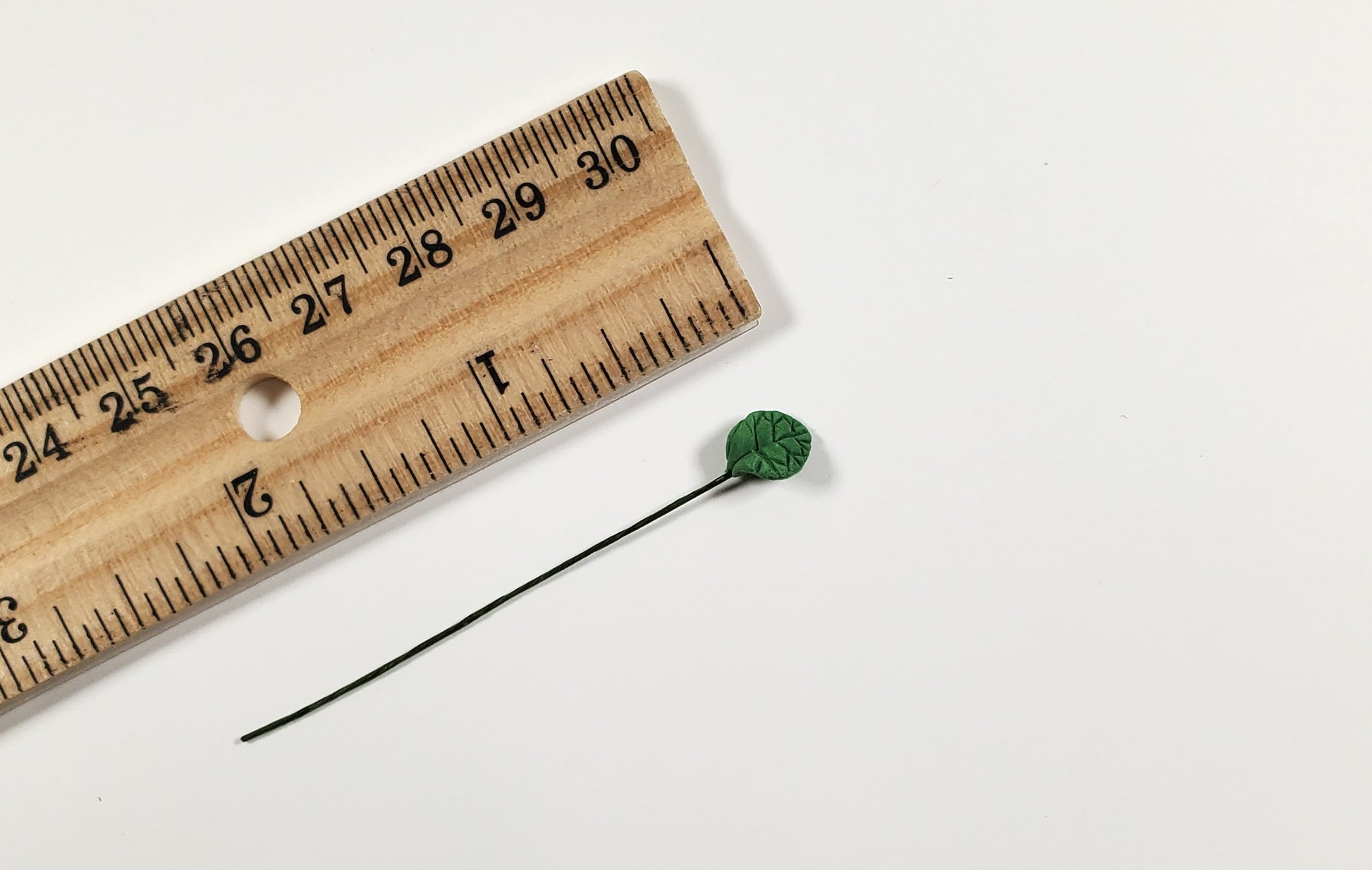 Dollhouse Medium Green Leaves Long Stem Set of 10 1:12 Scale Miniature