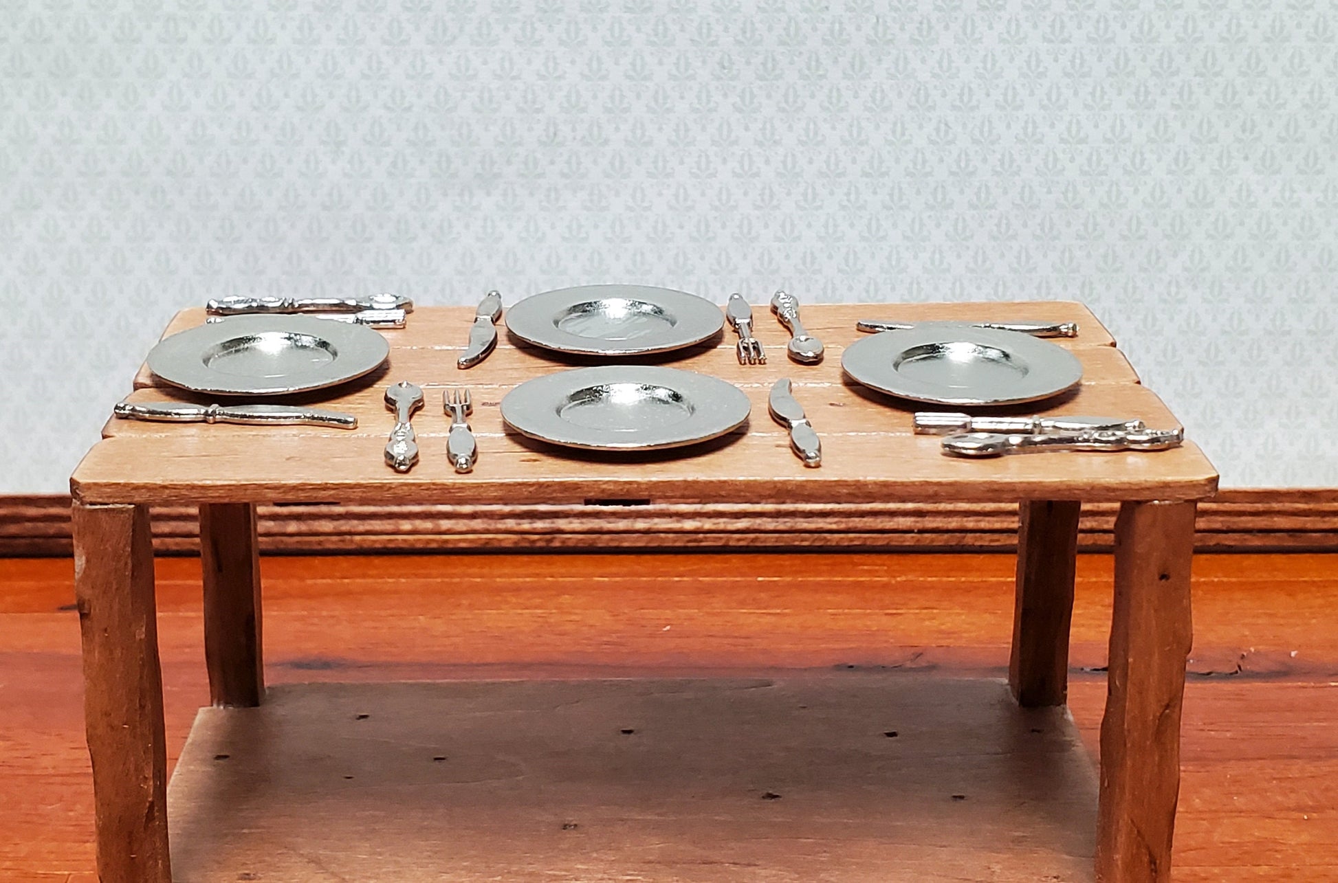 Dollhouse Silver Plates and Silverware Place Settings x4 1:12 Scale Miniatures